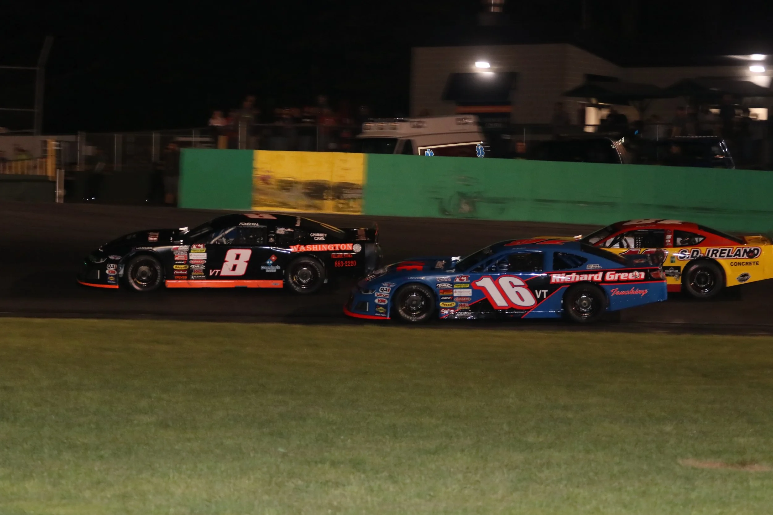 Roberts, Jaques Use Outside Groove to Taste First Victories on Nolato Night