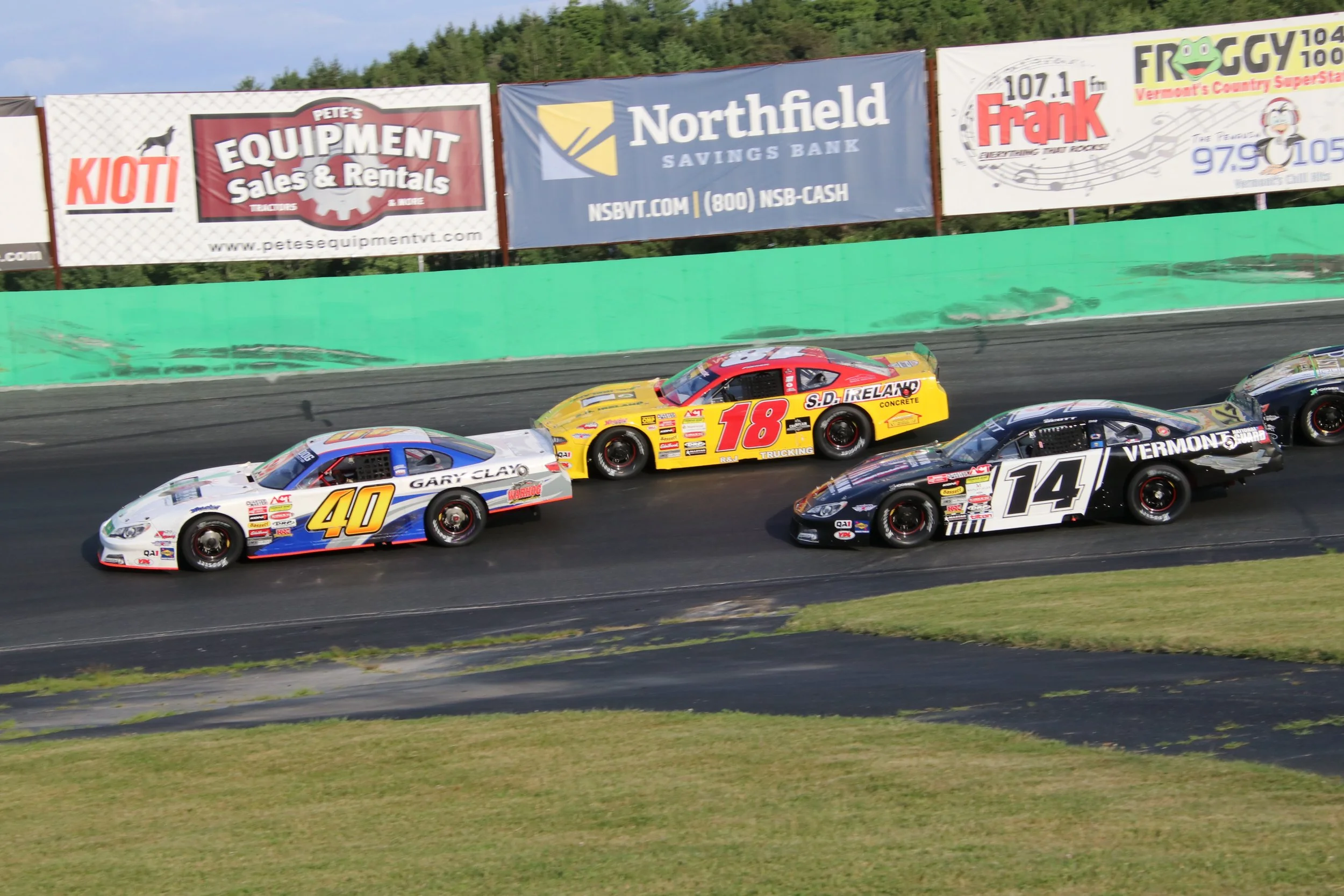 Thunder Road Teams Fast Preparing the Quick Turn Around to Jack Daniels Sunday Special