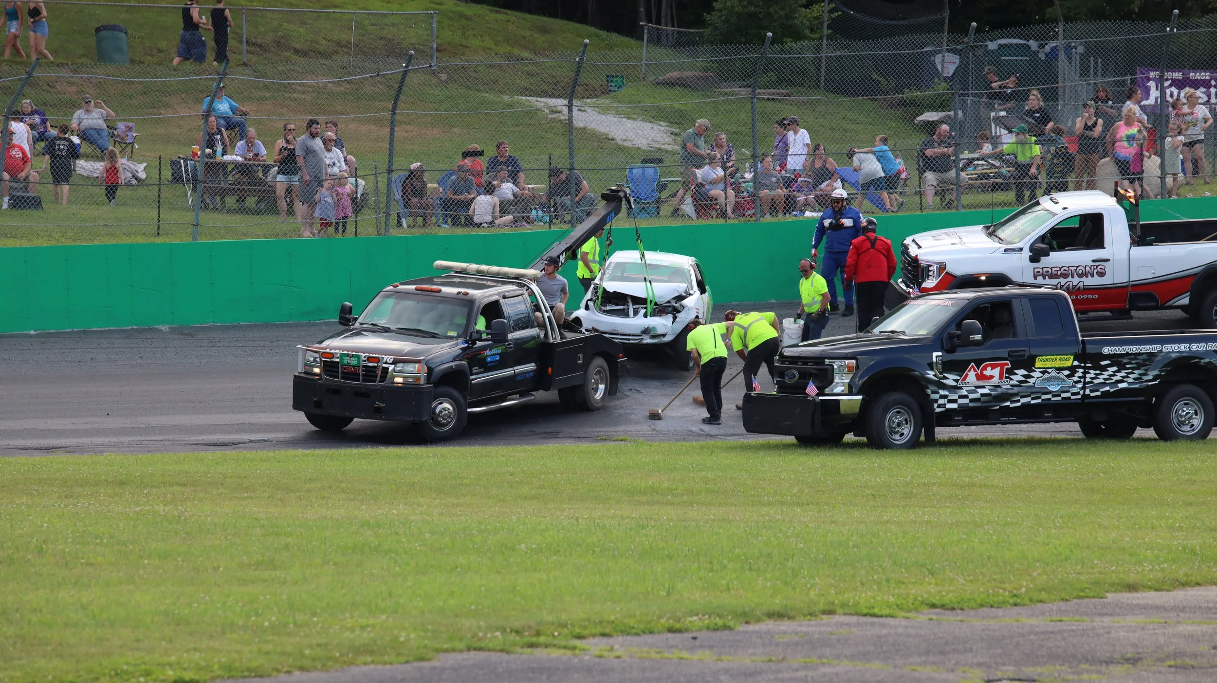 Absolute Spill Response Partners with Thunder Road, White Mountain Motorsports Park Safety Teams in Three-Year Deal