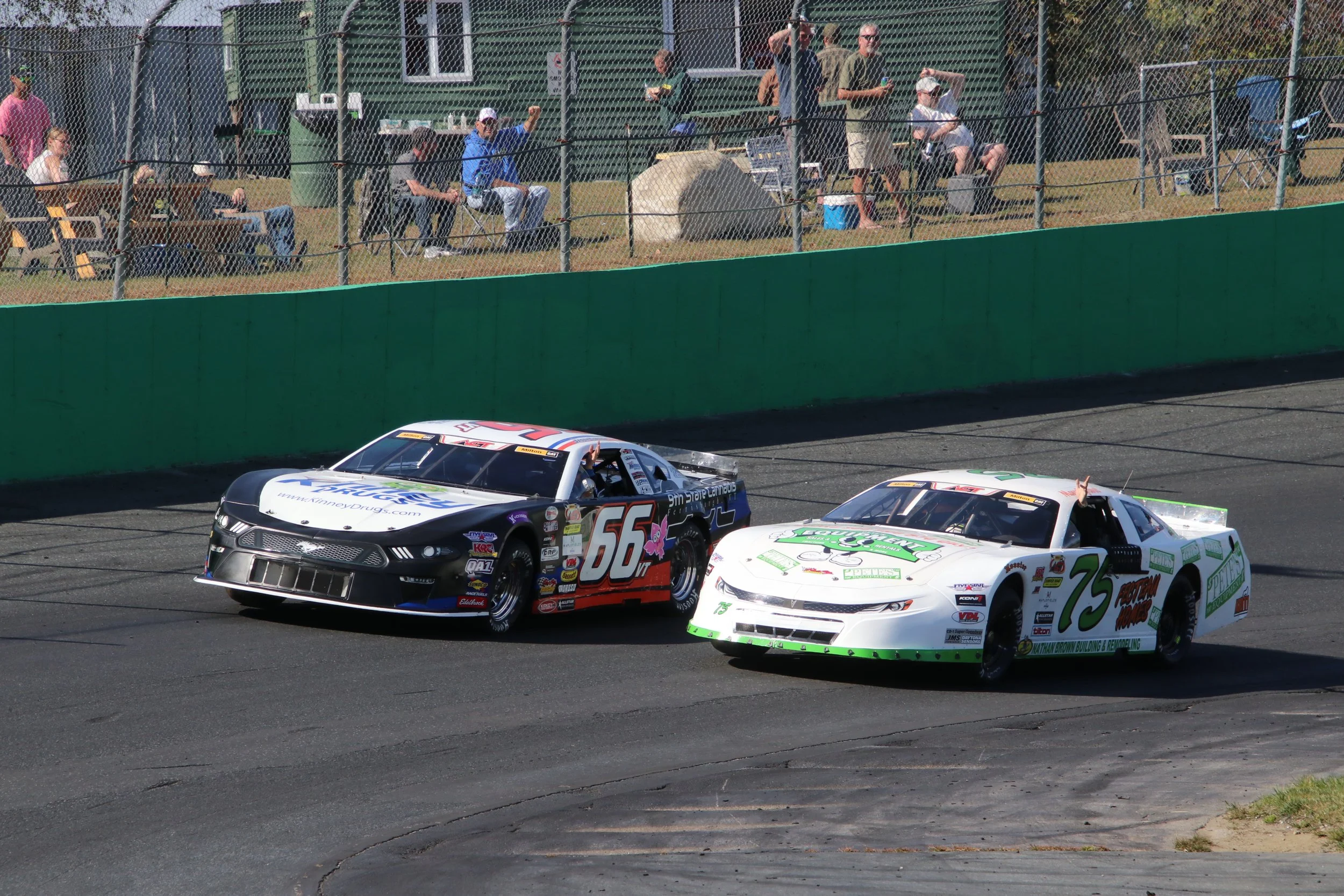 0.001-Seconds Separates Milk Bowl Front Row on Booth Bros Qualifying Day
