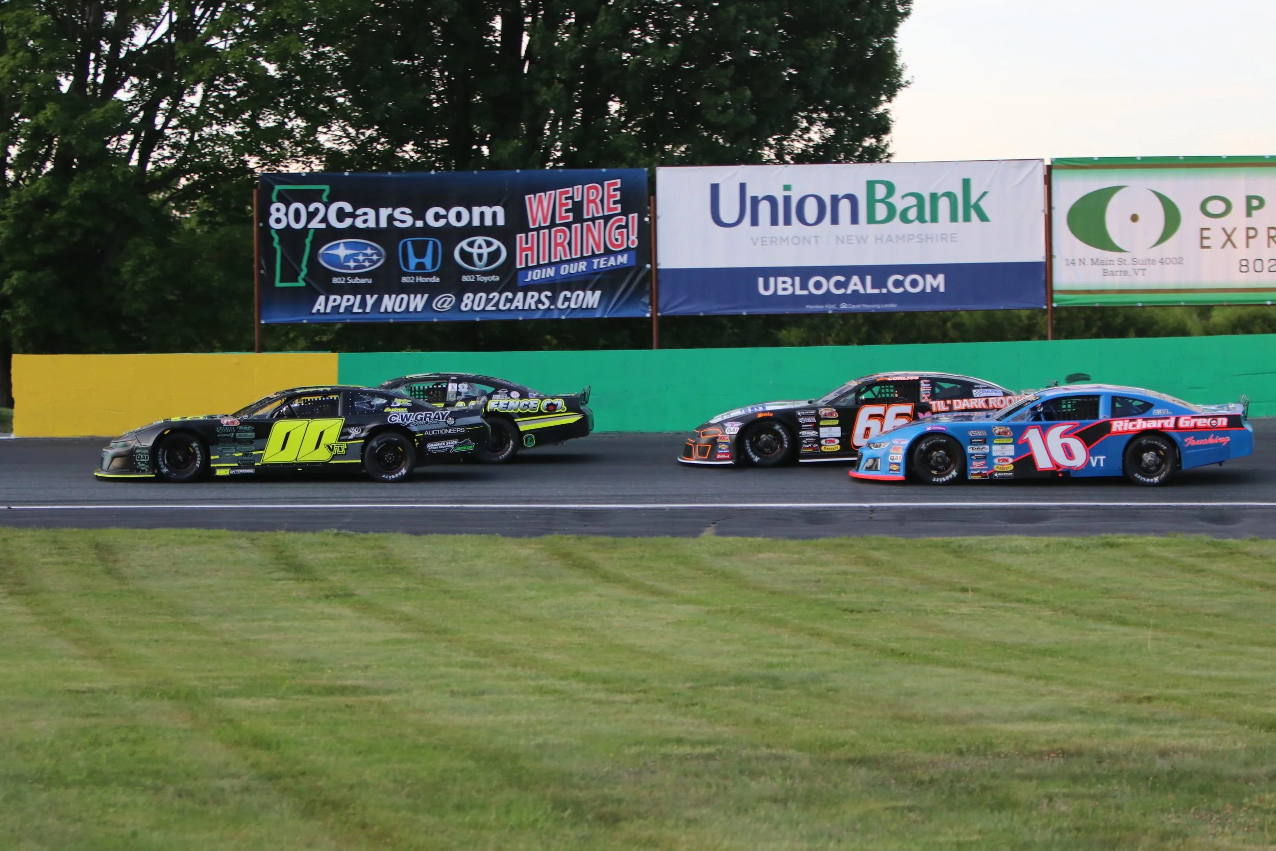 Seitz and Gray Sweep Headline Events on McGee CDJR of Barre Super Thursday!