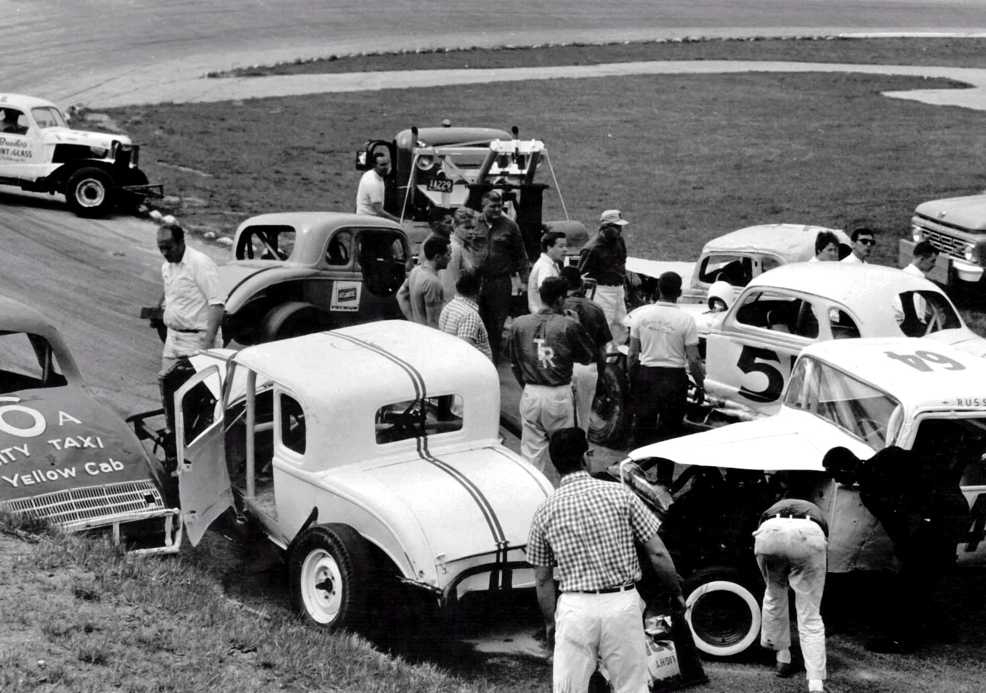 ThunderRoad_1965_CoupesandMods.jpg