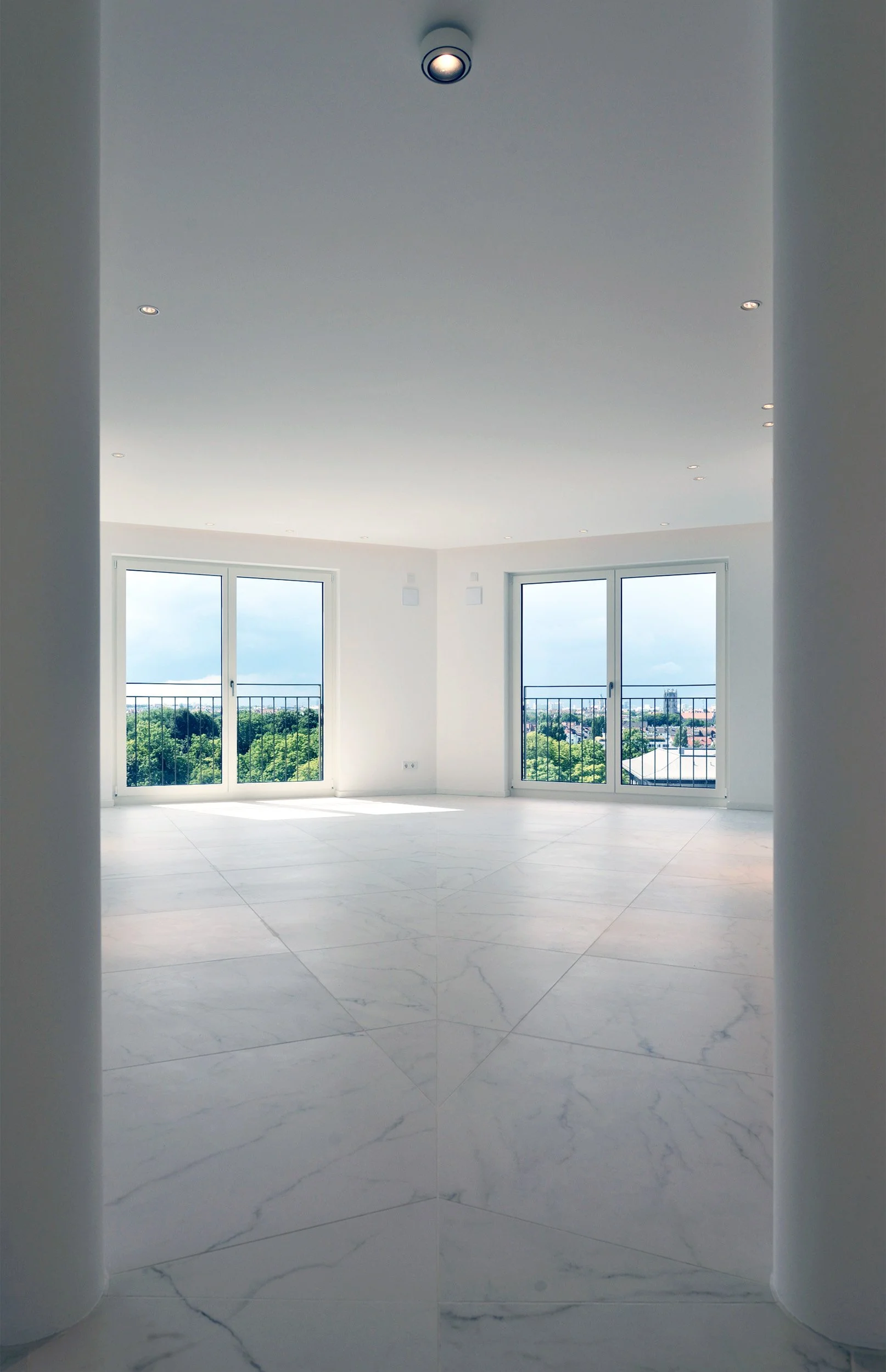 HIGH STANDARD APARTMENT 'MAN'