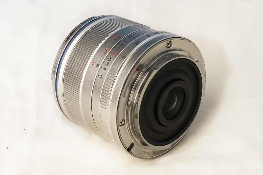 laowa 7_5mm f2 product 5.jpg