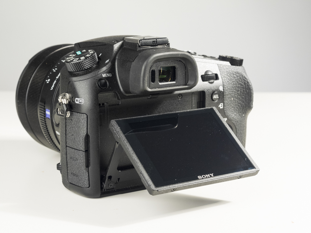 sony rx10 iv product images studio 08.jpg