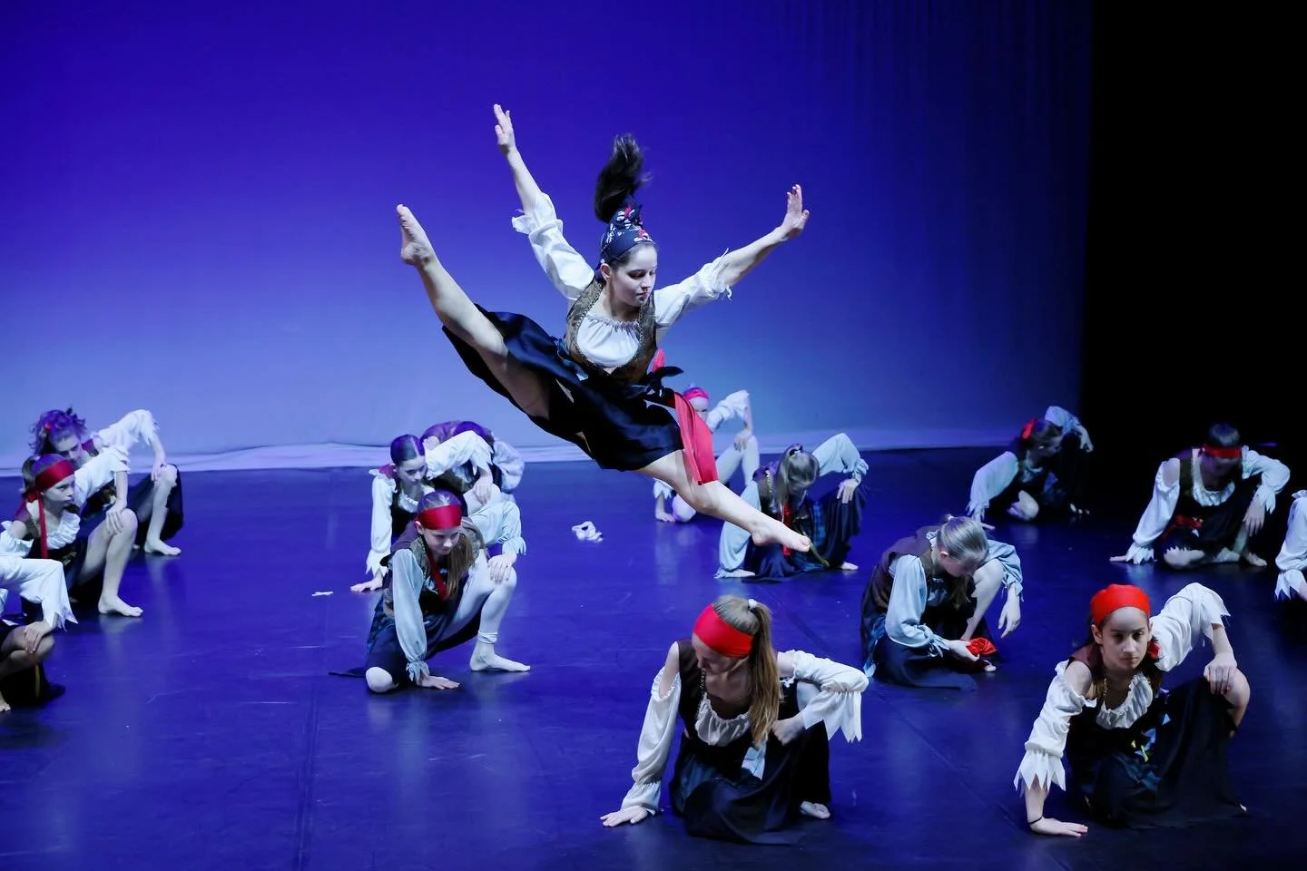 A little sneak peek of the incredible moments @selectphotoservices captured over the weekend! ✨
The password to unlock these magical memories will be landing in your inbox very soon &mdash; keep an eye out! 💜

@selectphotoservices 
@thesouthlondonda