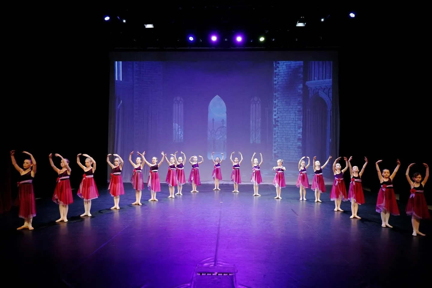 The photo link and password have now been sent to everyone! ✨

We hope you love reliving all those special moments &mdash; enjoy browsing the gallery!

A huge thank you to @selectphotoservices for capturing so many magical memories for us 📸💫

@sele