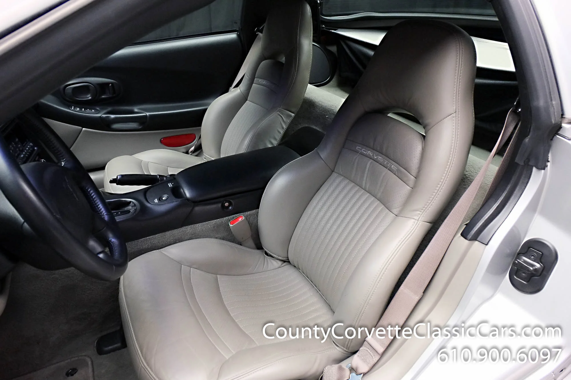 2002-Corvette-Coupe-11.jpg
