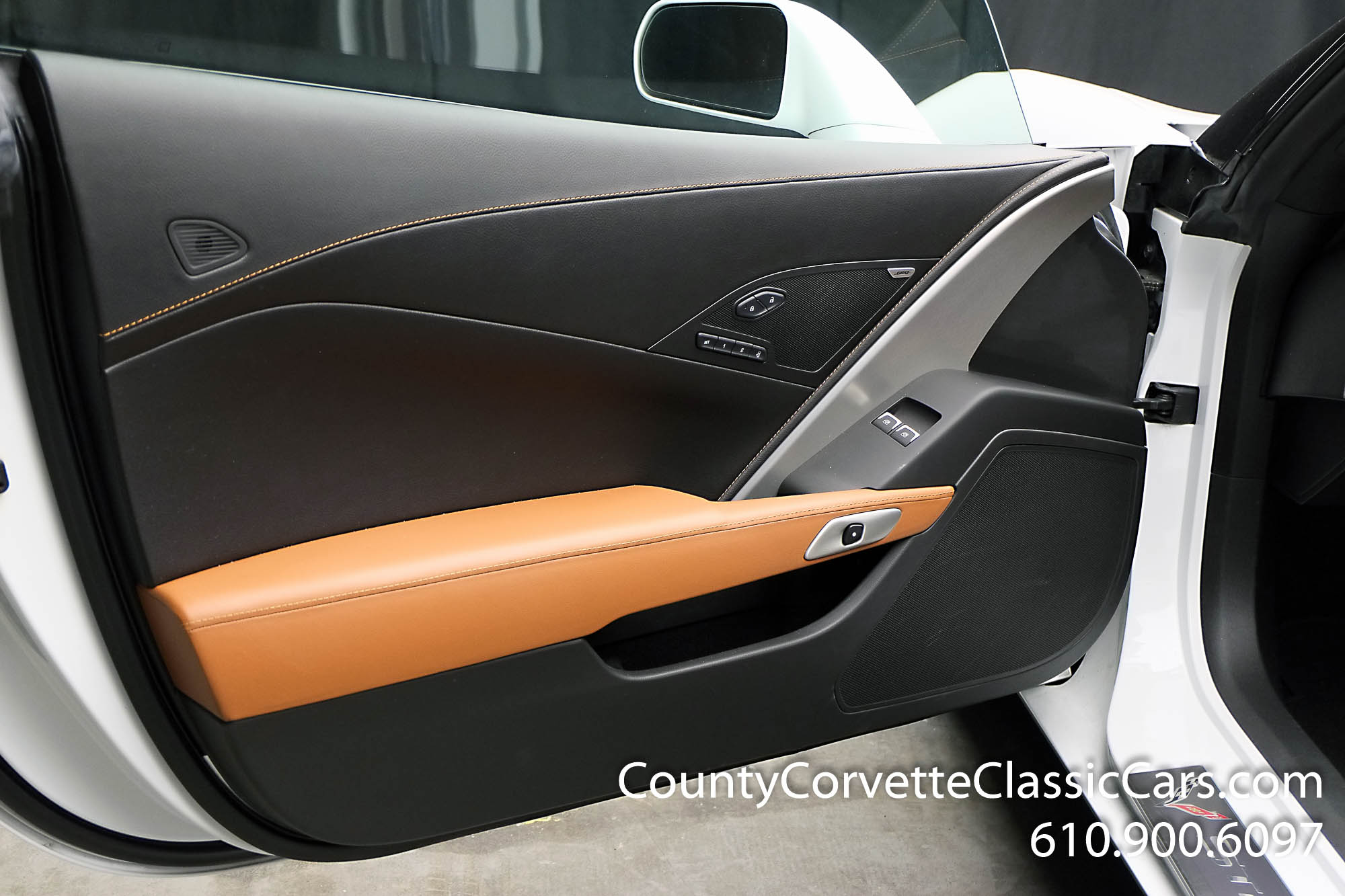 2014-Corvette-Stingray-Convertible-34.jpg