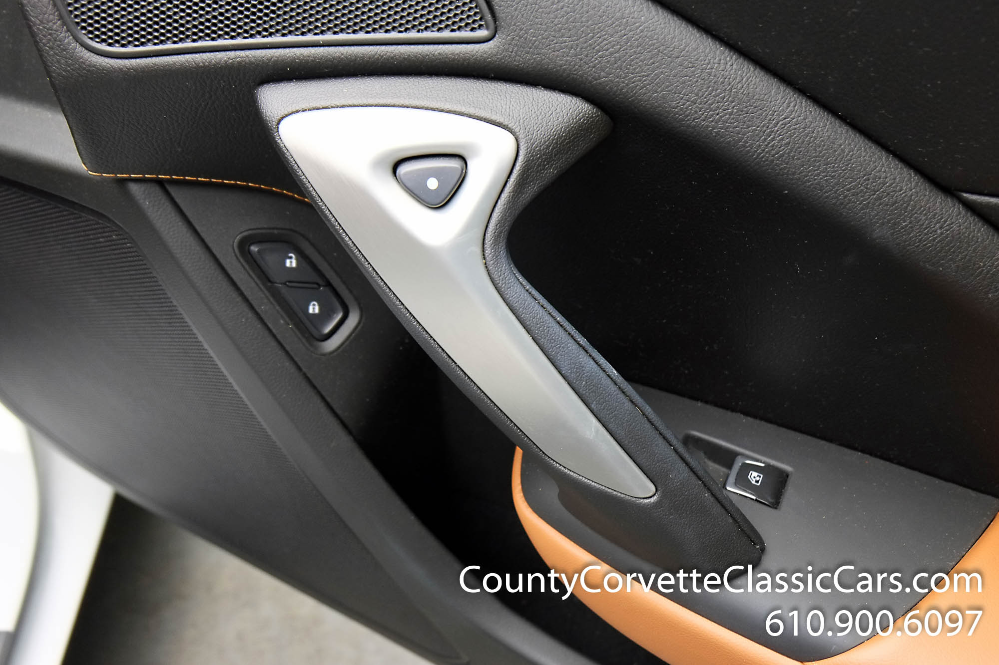 2014-Corvette-Stingray-Convertible-38.jpg