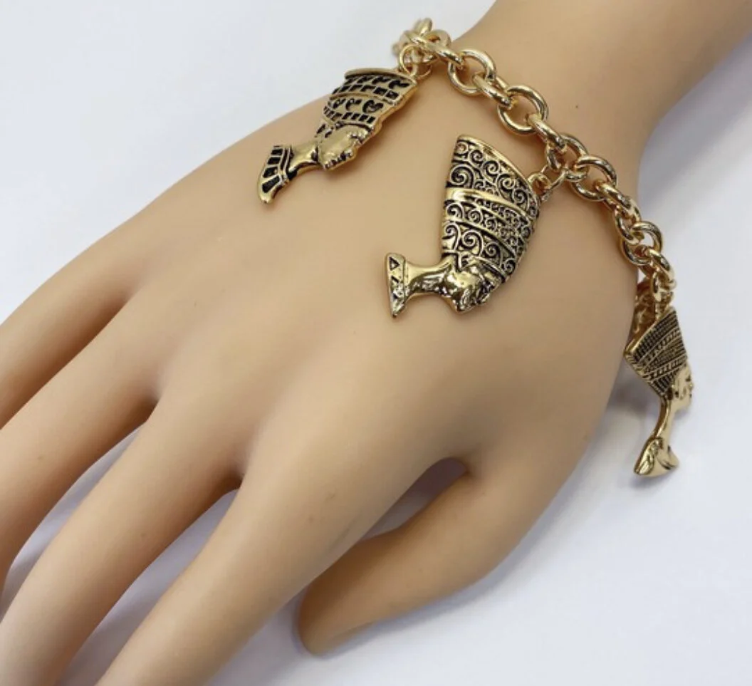 E3E3C282-4F6D-4279-AB00-C21980AF2792