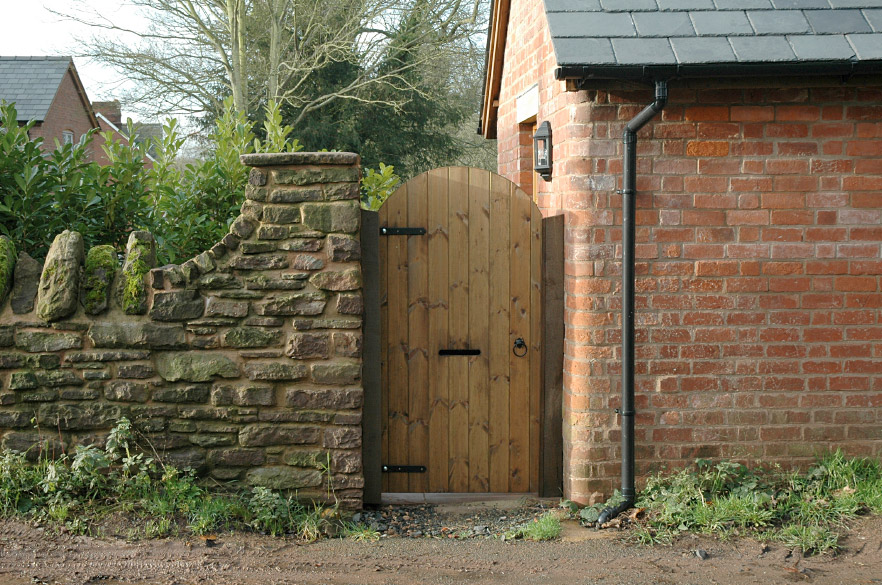 pigeo-house-barn-conversion-pedestrian-gate-herefordshire-builder.jpg