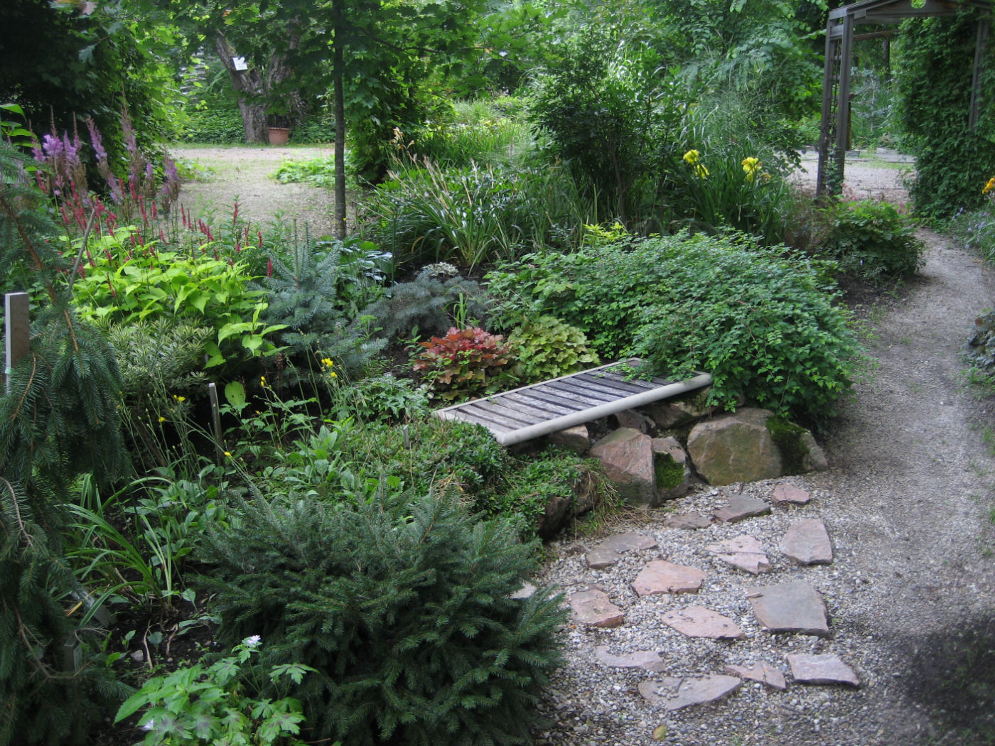 Garden bench_opt.jpg