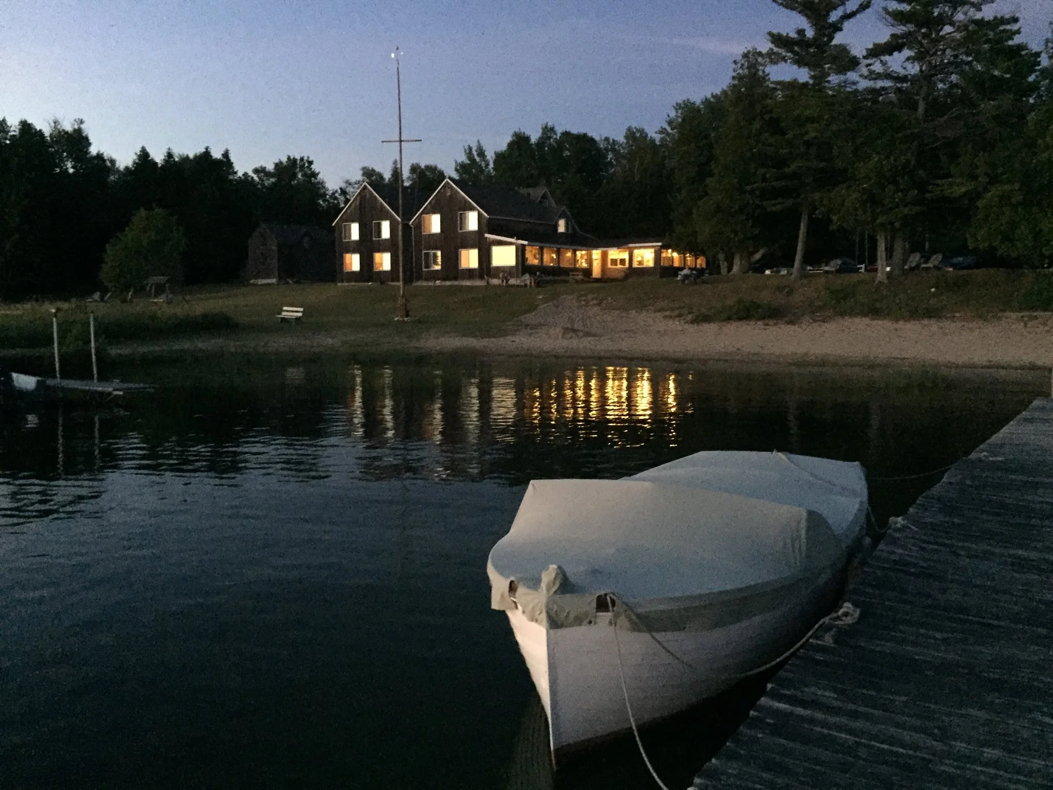 Sunset Resort - Night on the Water