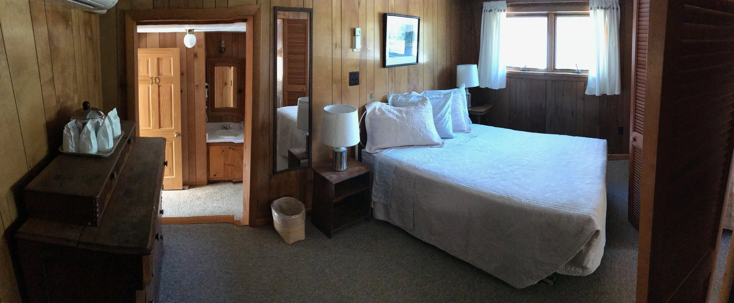 Pine Beach Suite - 1 double bed + 2 twins