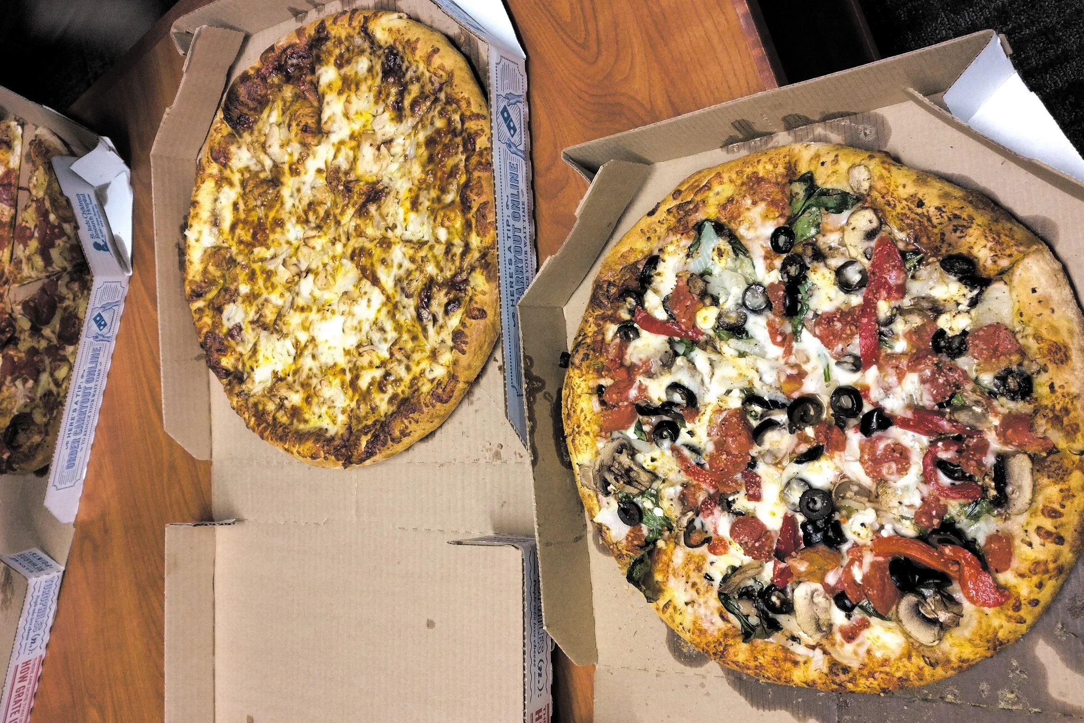 Valkoinen ruusu ei vaan ole sama kuin Domino’s.
