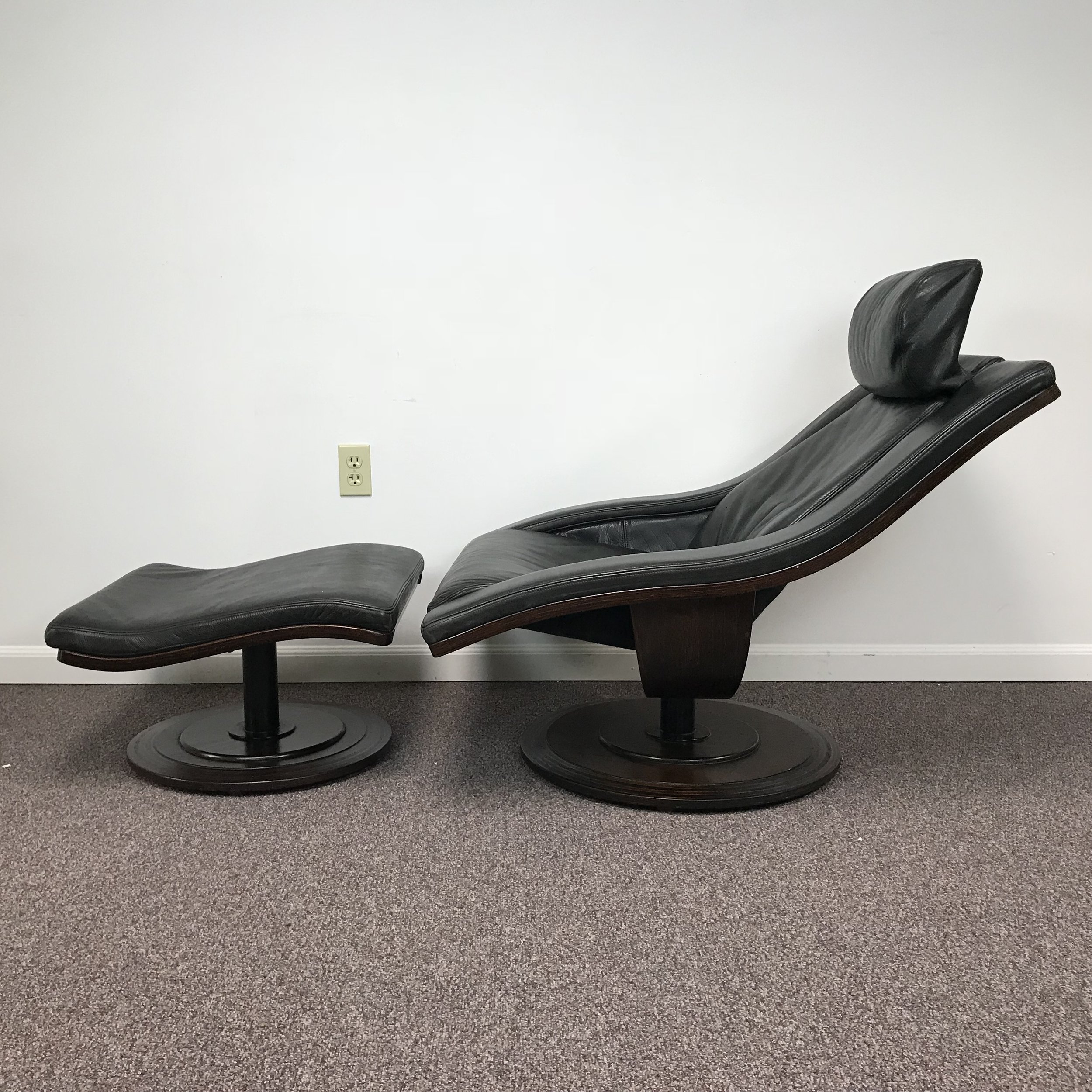 Mid Century Nelo Swedish Swivel Leather Lounge Chair — Ardesh