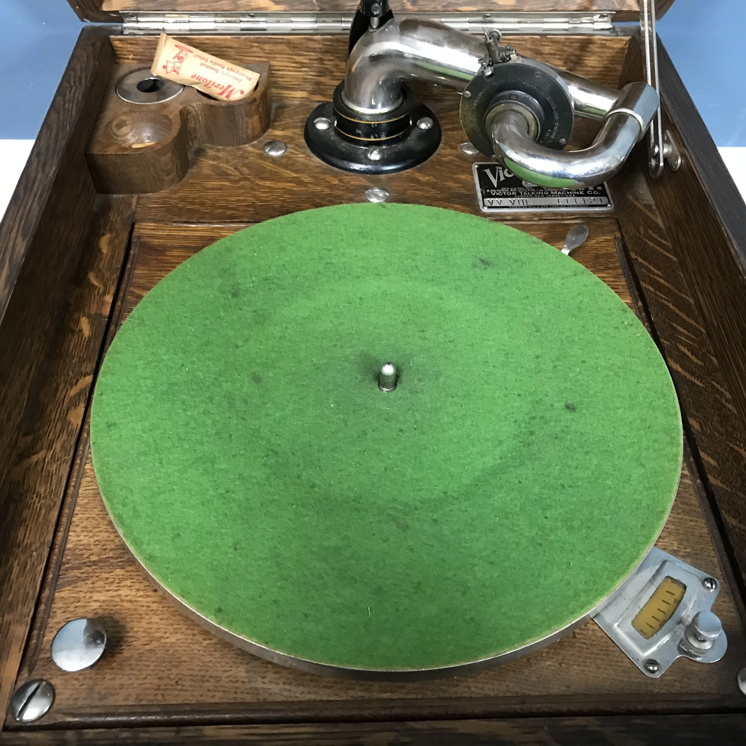 Victor Talking Machine Model VV-VIII Desktop Model — Ardesh
