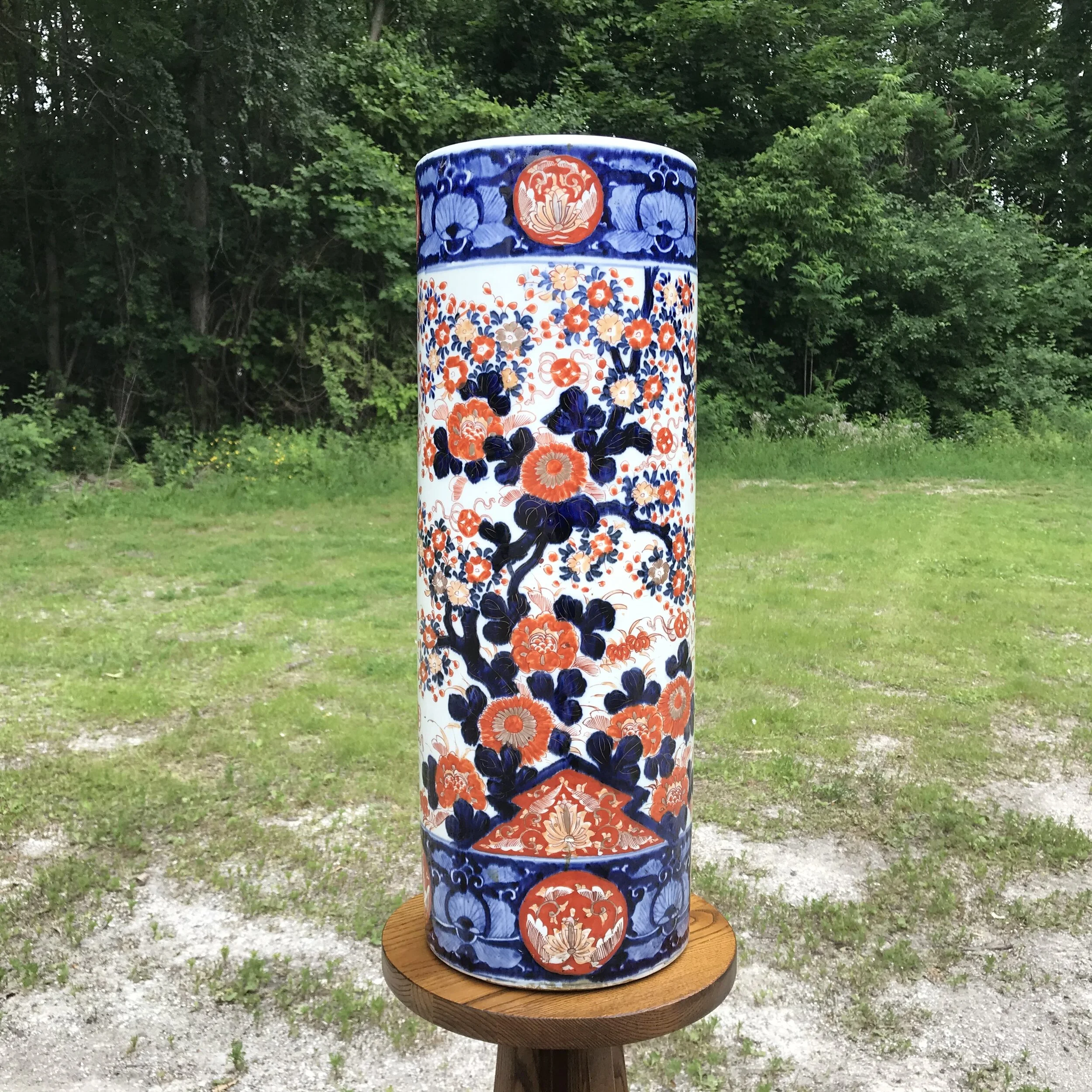 Large 19th Century Japanese's Imari Porcelain Umbrella Cane Stand