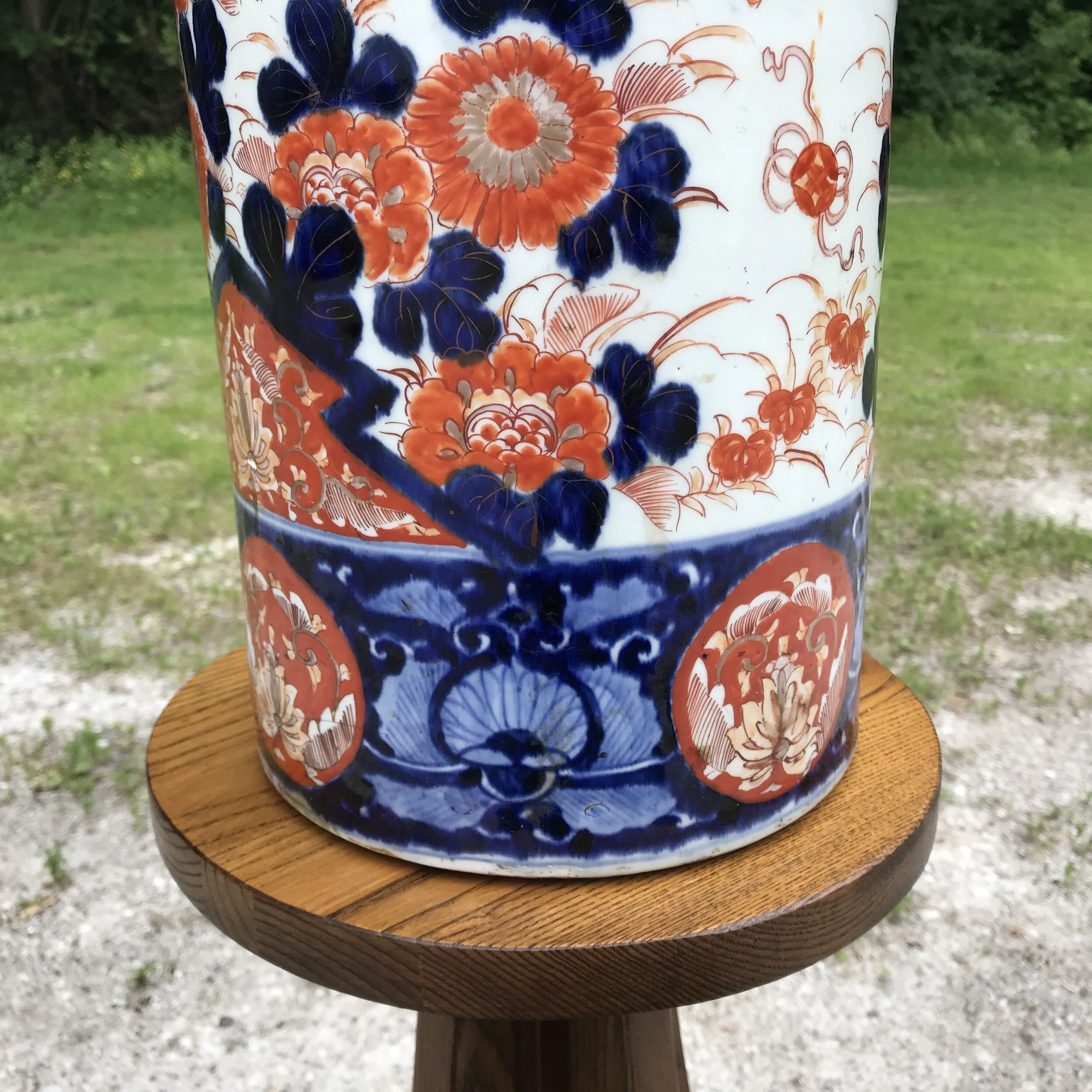 Large 19th Century Japanese's Imari Porcelain Umbrella Cane Stand