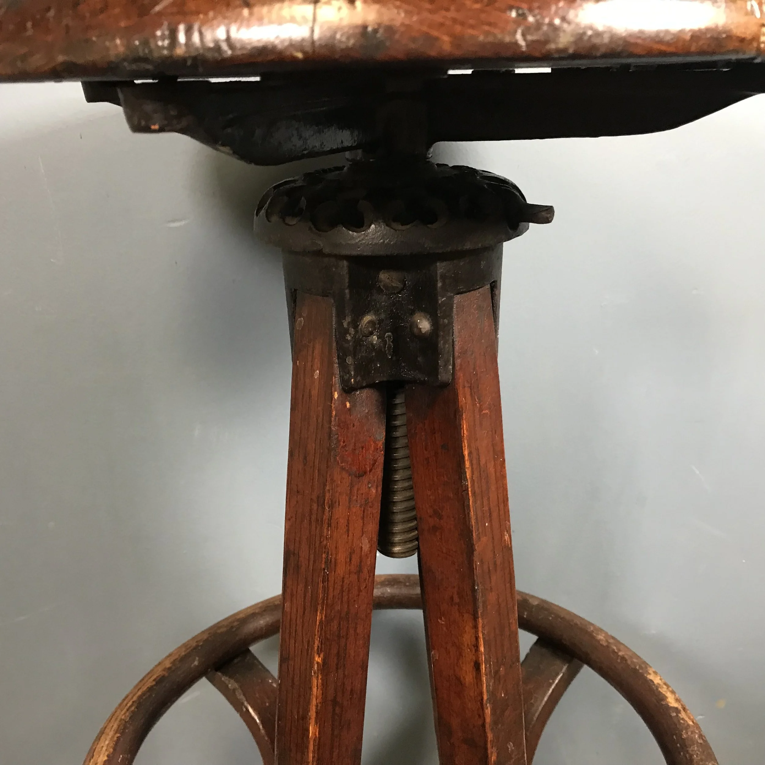 Early 20th Century Milwaukee Chair Co. Adjustable Bentwood Stool