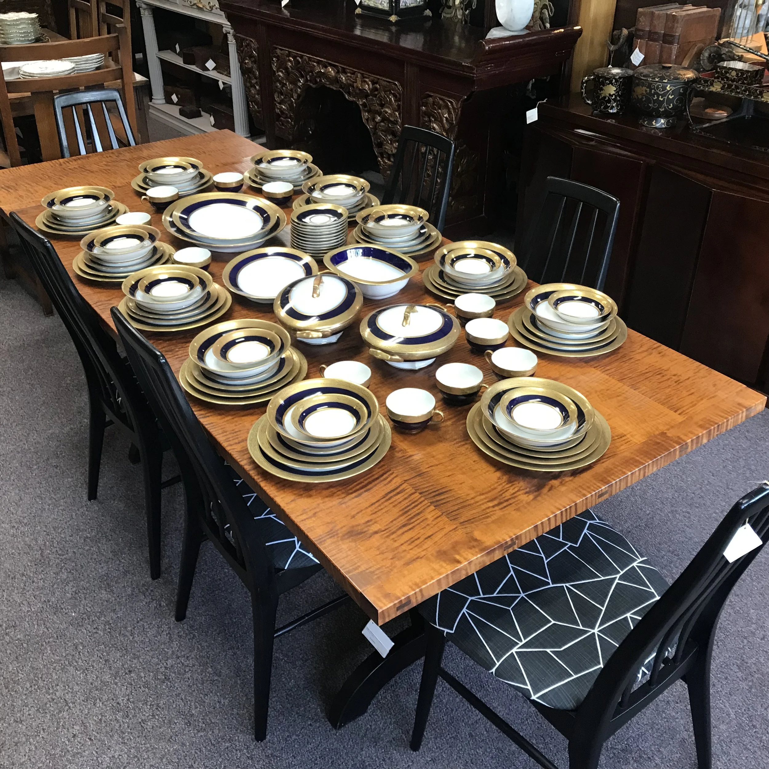 Limogesテーブルセット 8 Piece Place Setting Service for 12 Limoges Cobalt & Gold