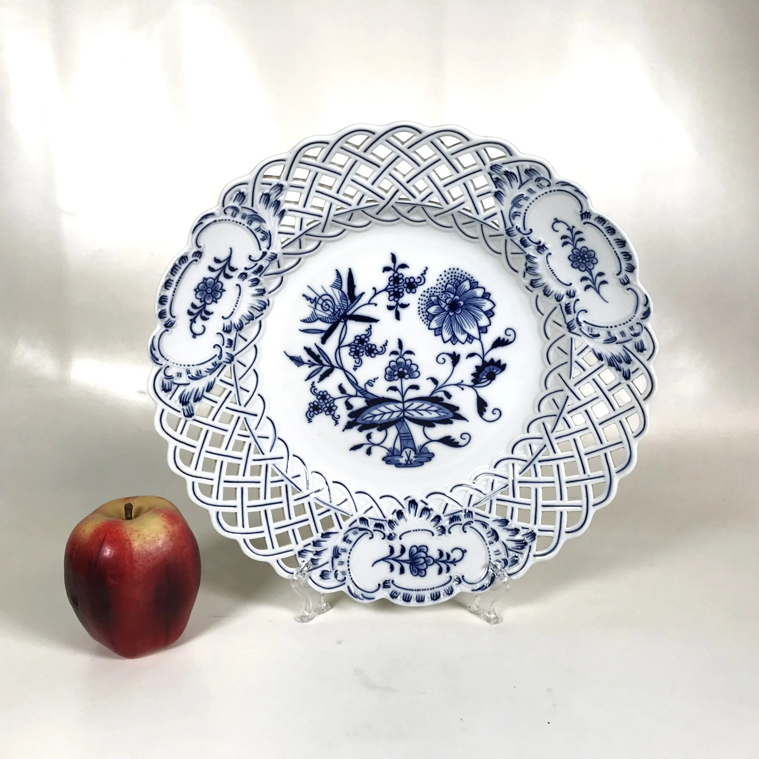 Meissen Blue Onion Crossed Sword Mark Serving Plate — Ardesh