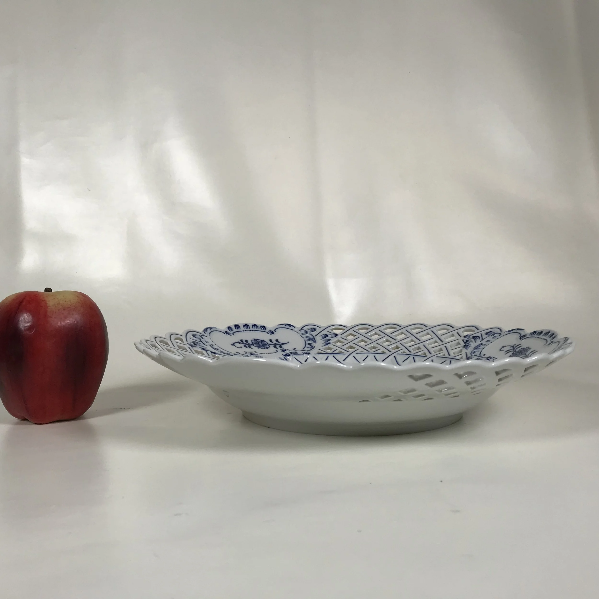 Meissen Blue Onion Crossed Sword Mark Serving Plate — Ardesh