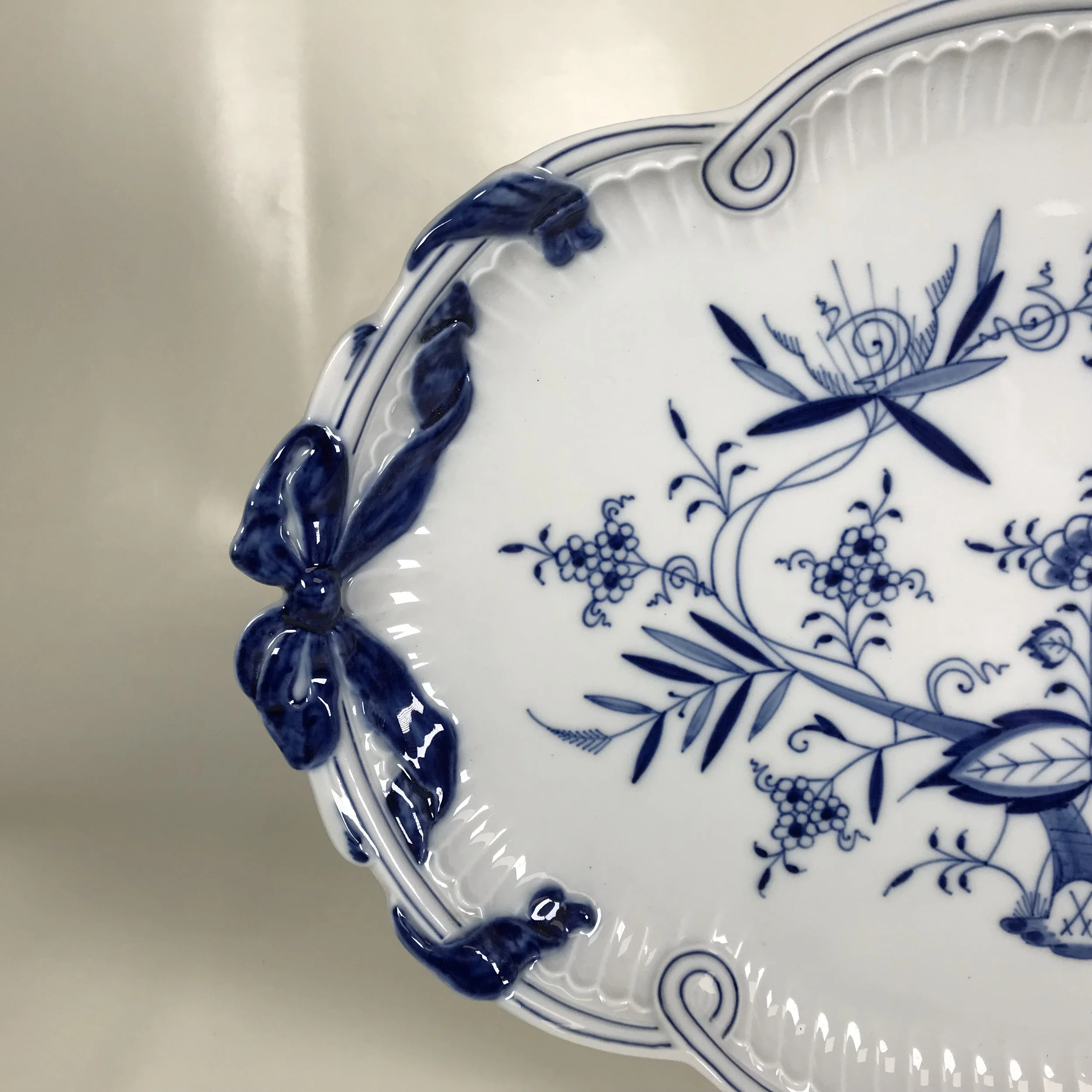 Meissen Cross Sward Mark Porcelain Blue Onion Platter with Ribbon