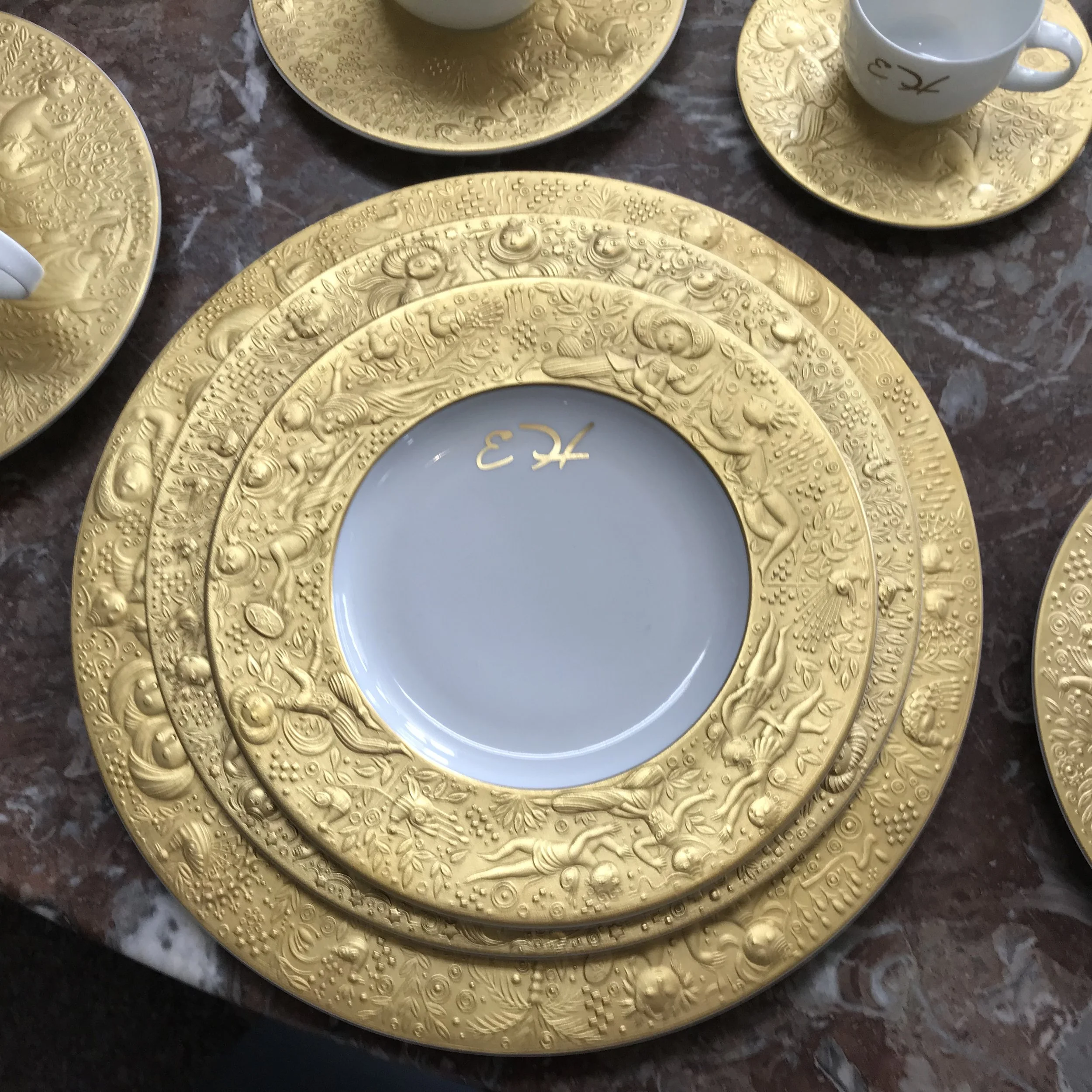 84 Piece Rosenthal Bjorn Wiinblad Gold Magic Flute Dinner Set — Ardesh