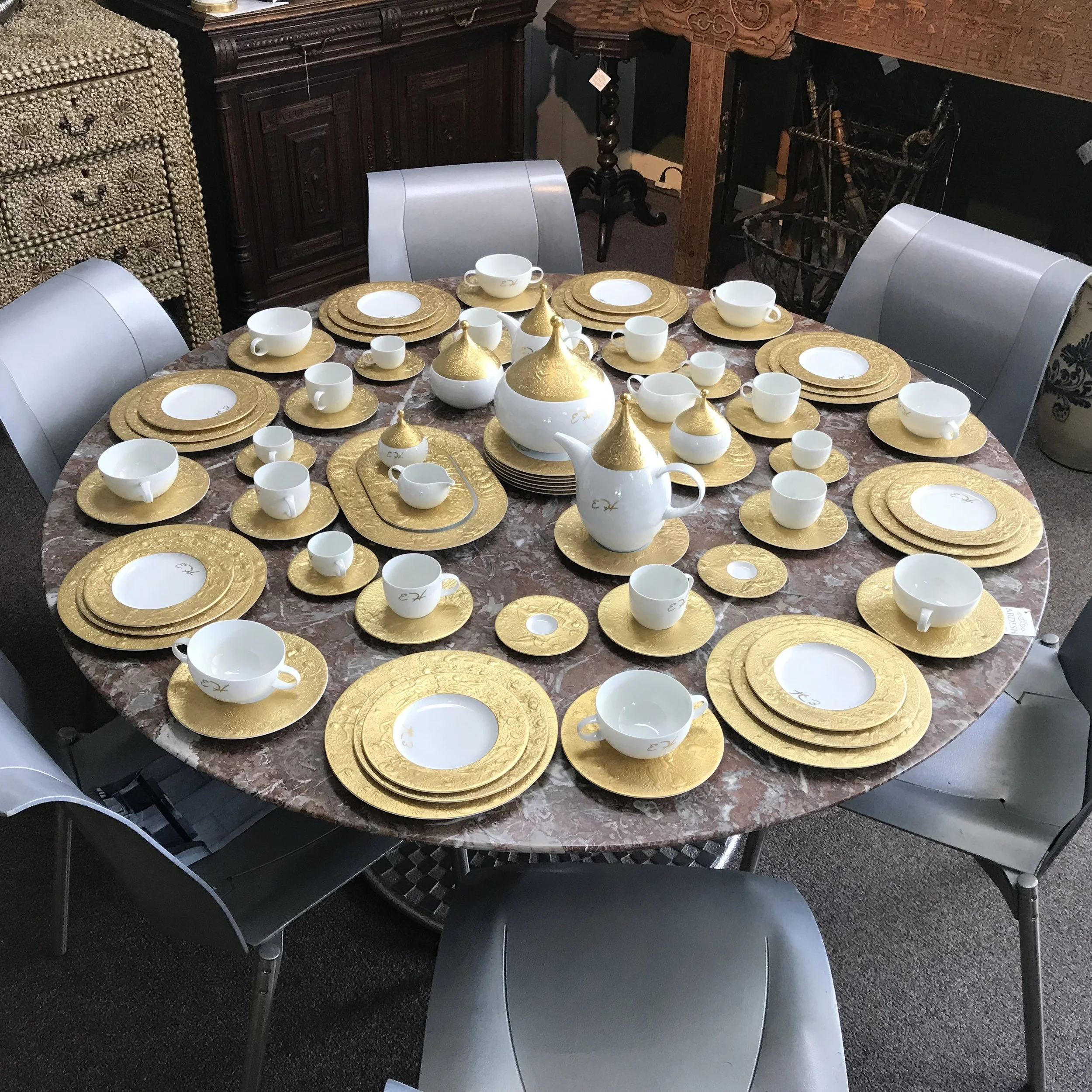 84 Piece Rosenthal Bjorn Wiinblad Gold Magic Flute Dinner Set — Ardesh