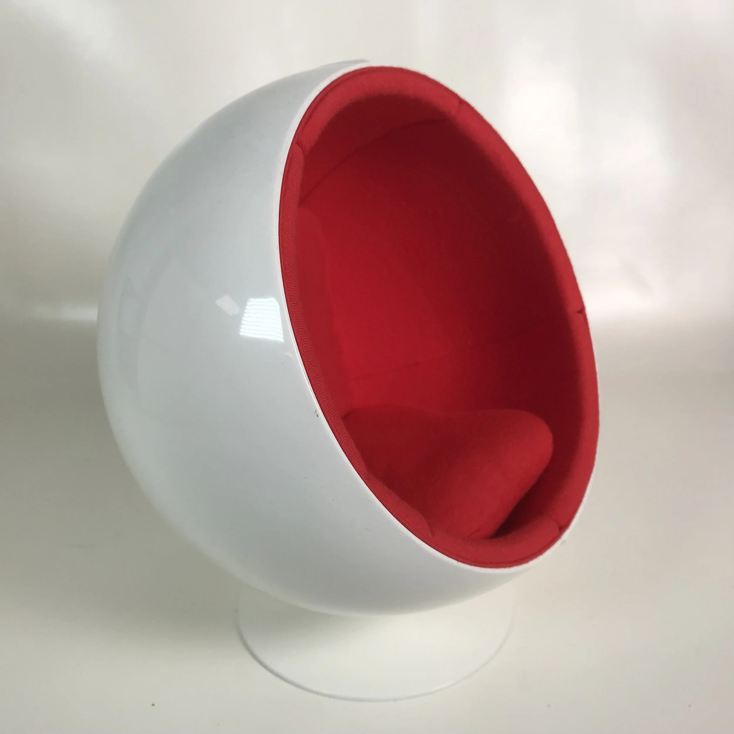 Vitra Design Museum Ball Chair 1/6 ミニチュア｜Invisiblenomorebook.com