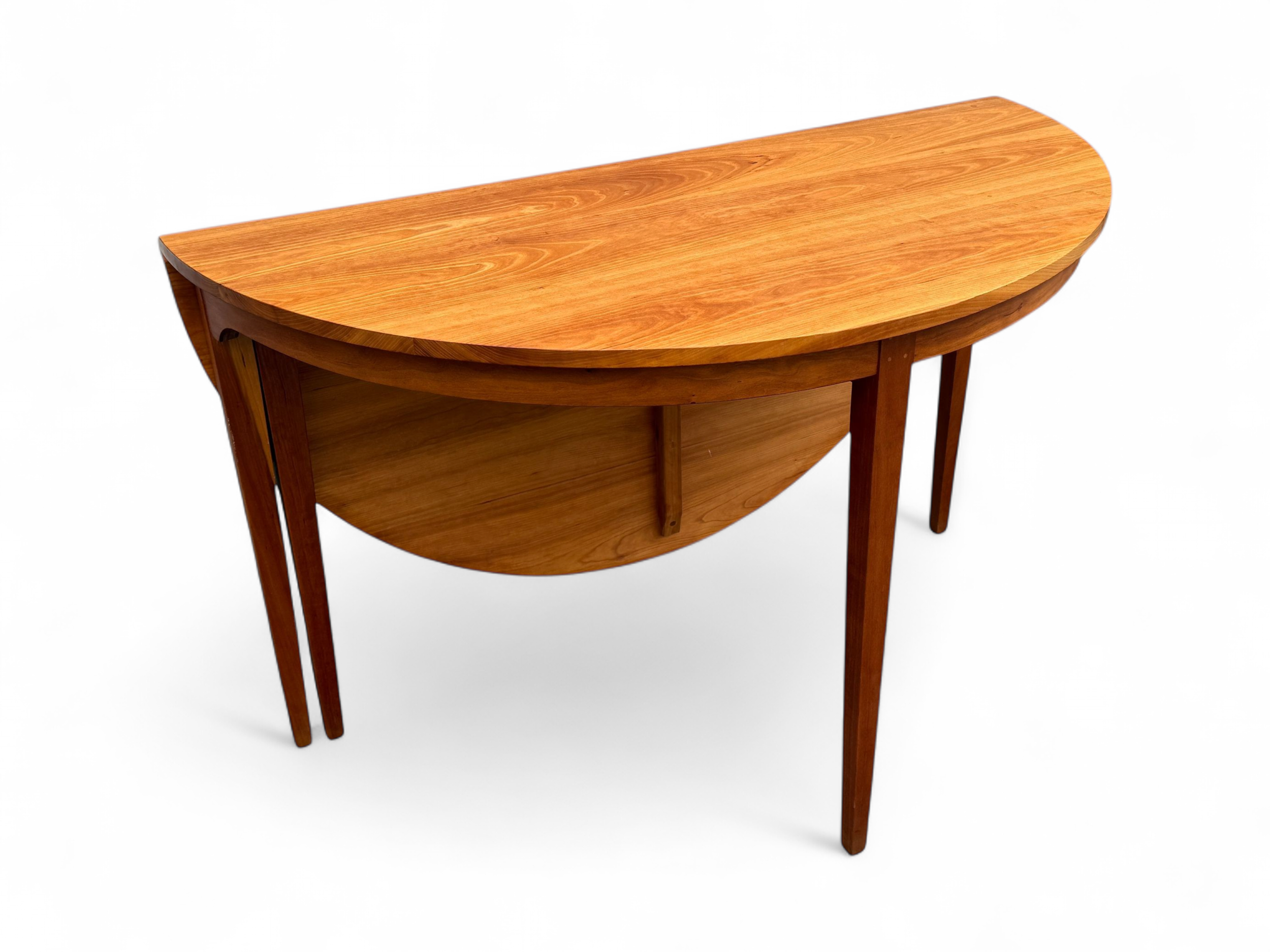 thomas-moser-thomas-moser-mid-century-cherry-round-extendable-dining-table-3-1793117018175.png
