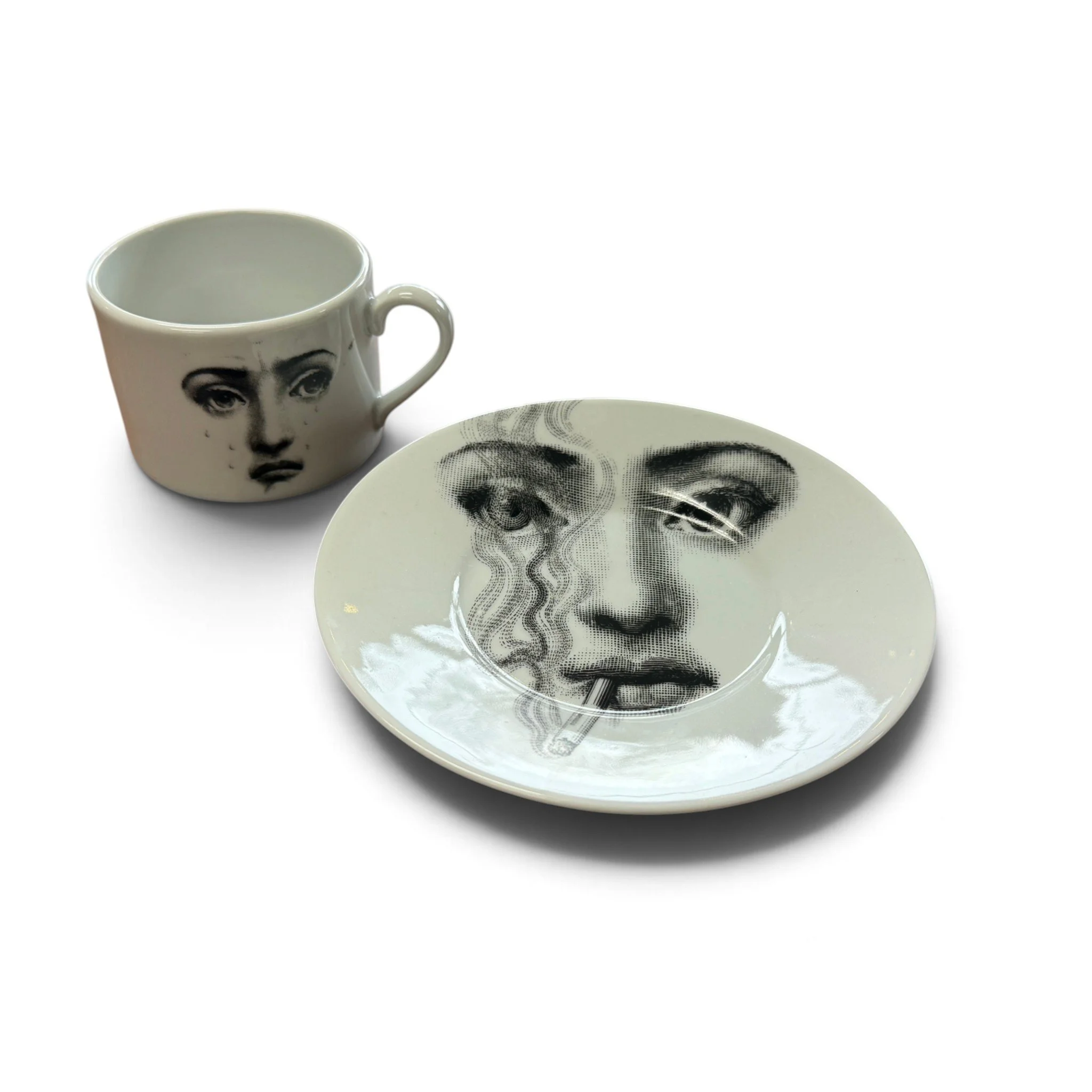 fornasetti-fornasetti-tema-e-variazioni-il-fumo-fa-male-tea-cup-saucer-2-1793127635348.jpg