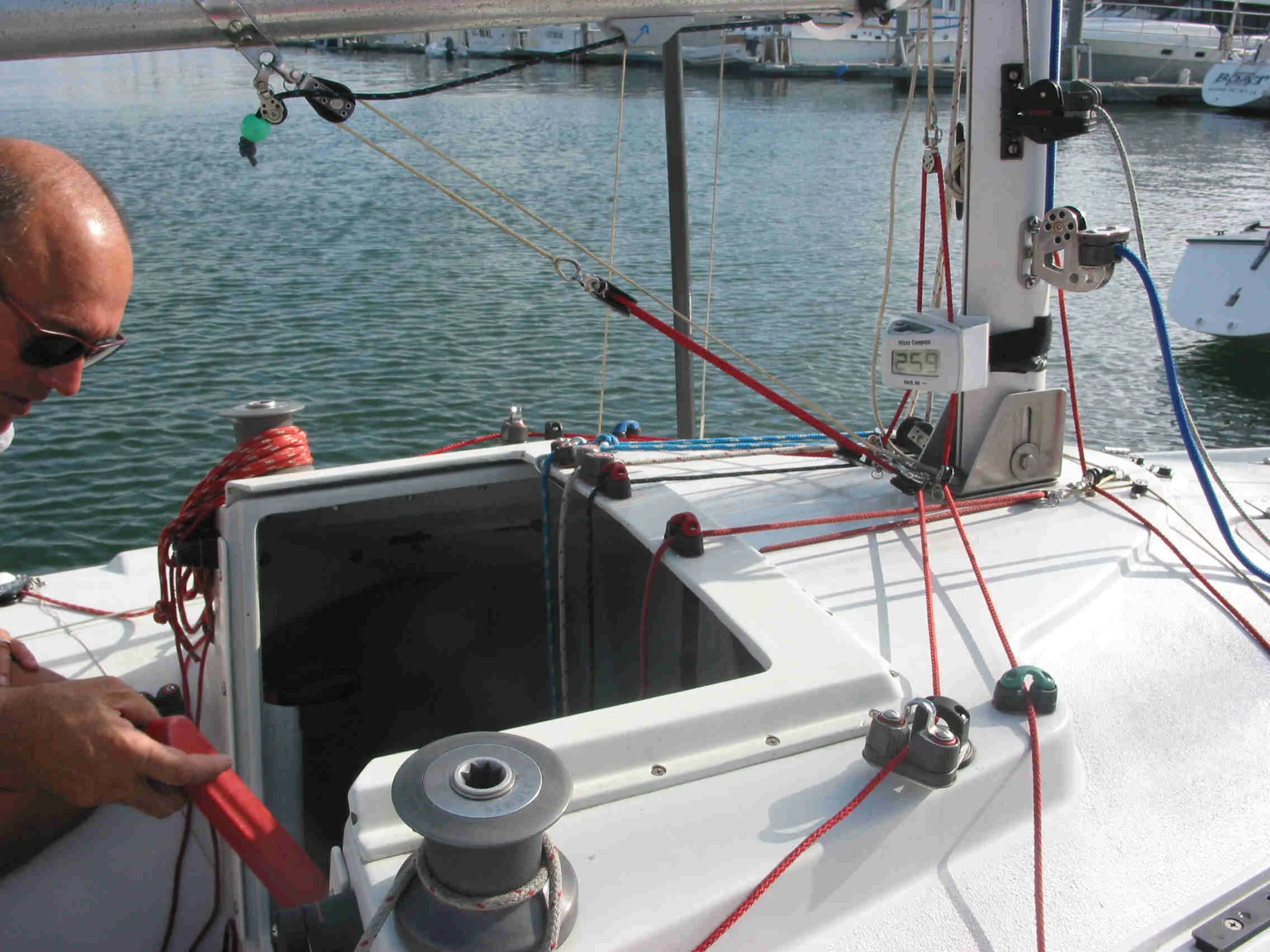  Swivel Cleat for vang, central control for aft lowers