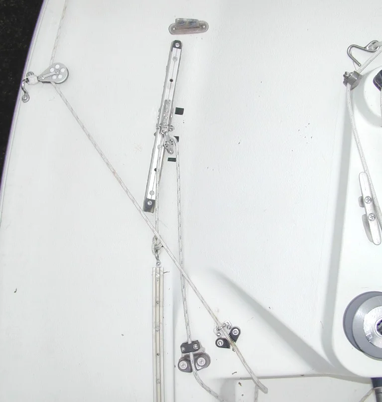 Aft Lowers ArrangementAft lowers 2 - 2:1 control line. Black marks on deck next to track indicate light, medium, and heavy settings.