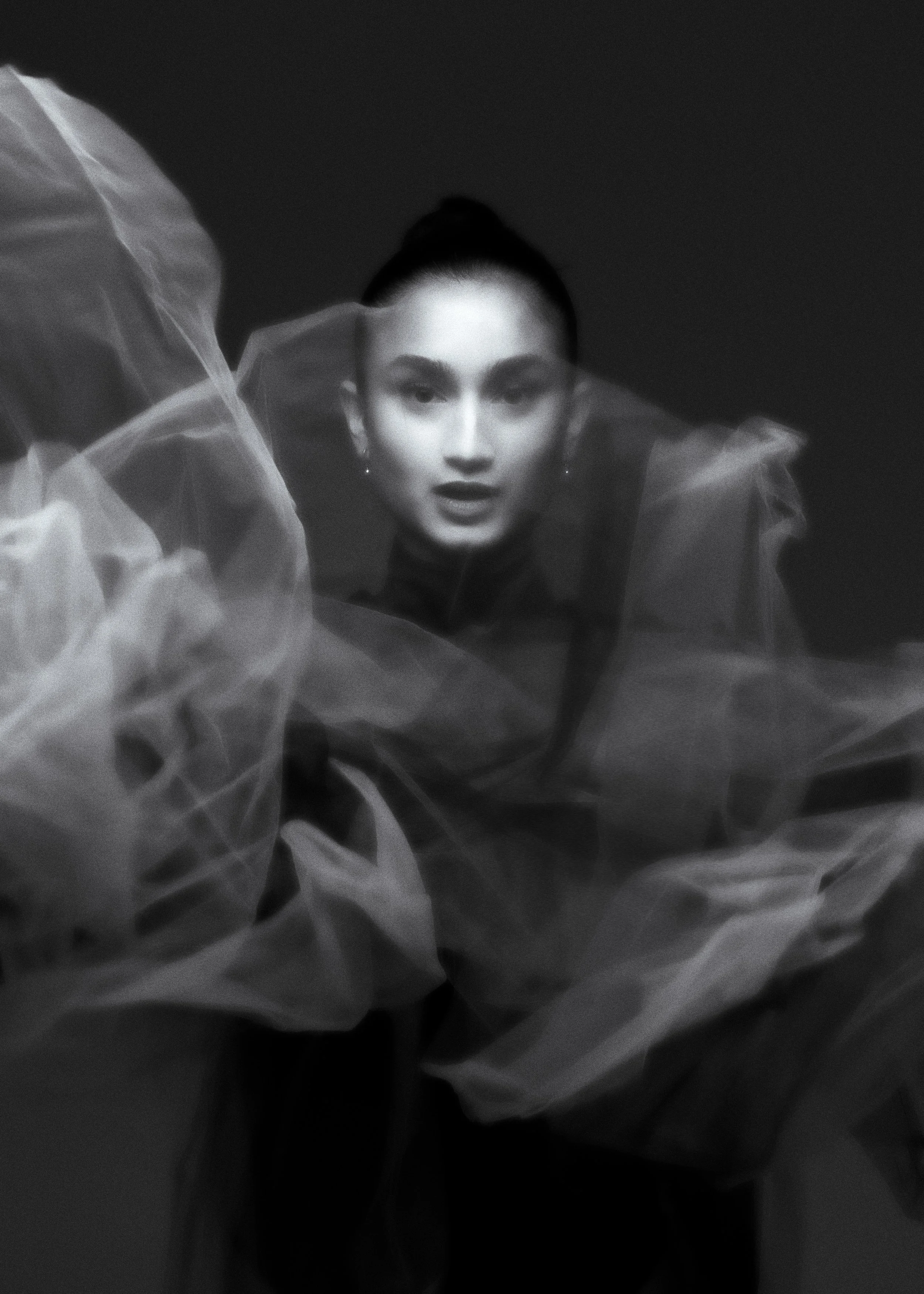 Anna-Marie_bw_portrait_veil.jpg