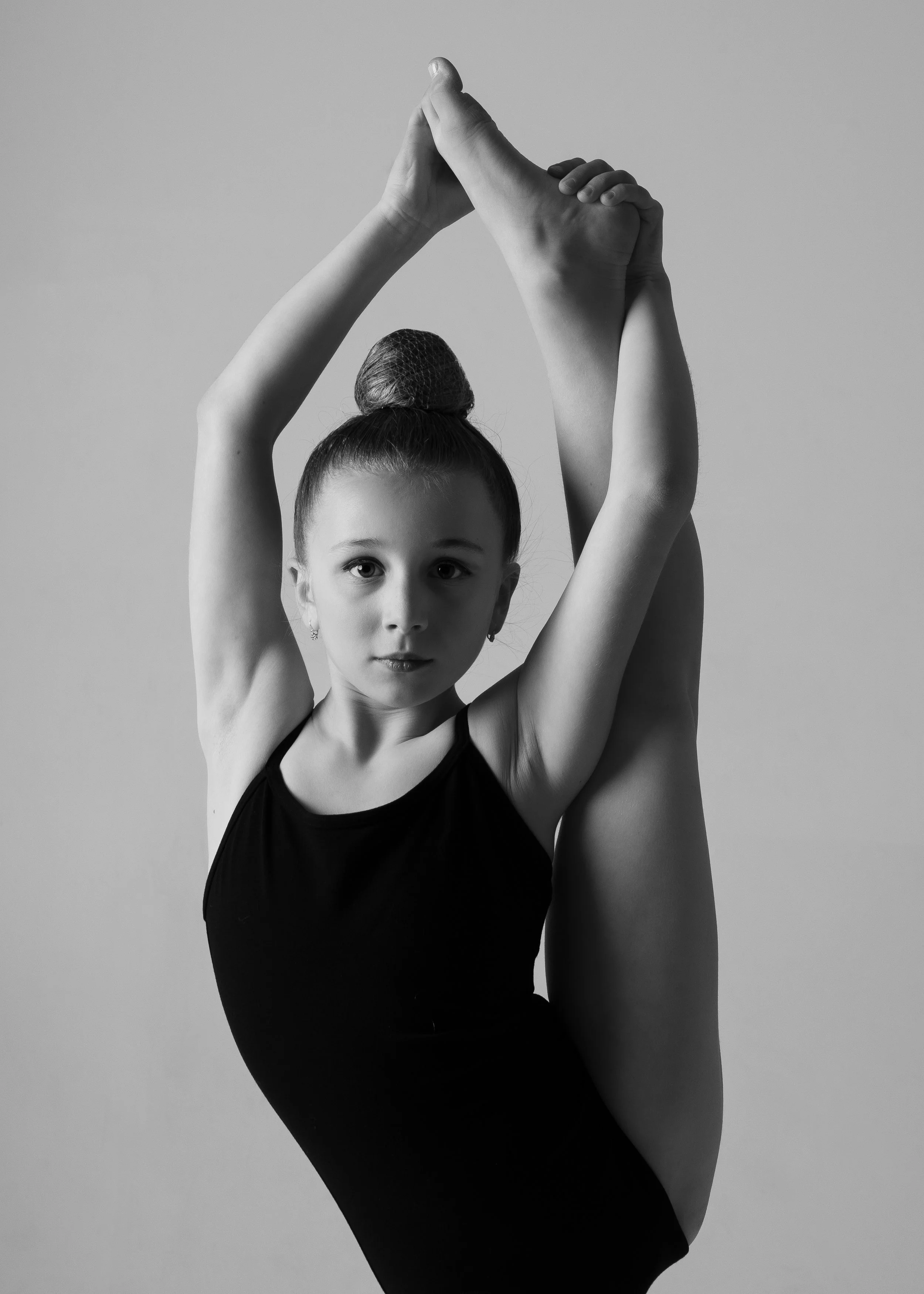Emilie_Hoferica_BW_portrait_legup.jpg
