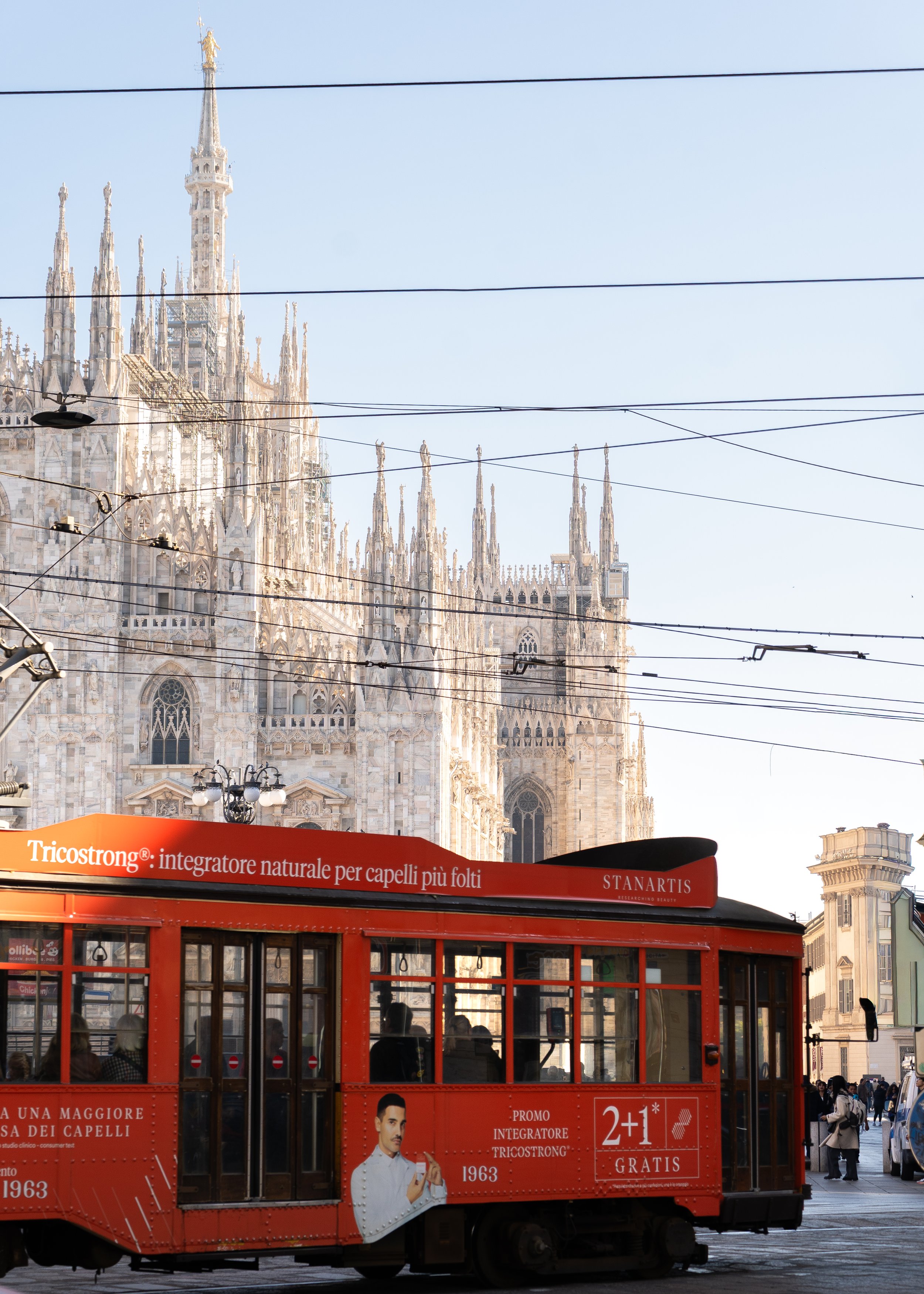 Milan_streetcar_Duomo.jpg