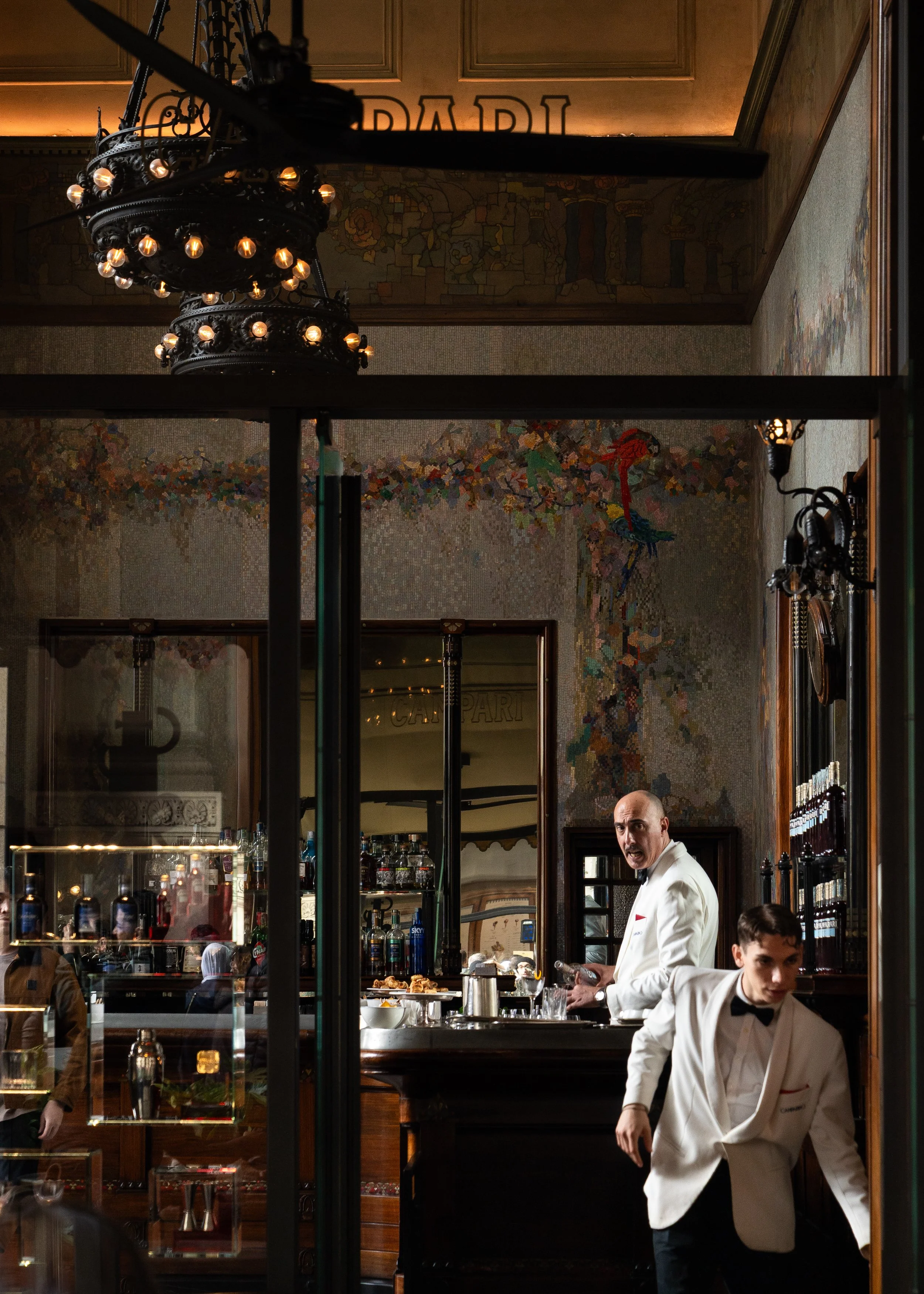 Campari bar-Milano-waiters -2.jpg