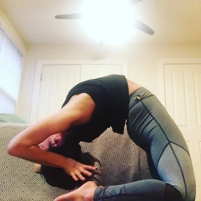 Trust the universe &amp; let go. What you&rsquo;re searching for may be within reach ✨ ...like seriously it could be RIGHT THERE! 😳🙈💕
Join me this coming week: ✨ Sunday @yogadistrict 10 am for yoga 1-2 + restorative &amp; 11:30am for rocket 2 at p