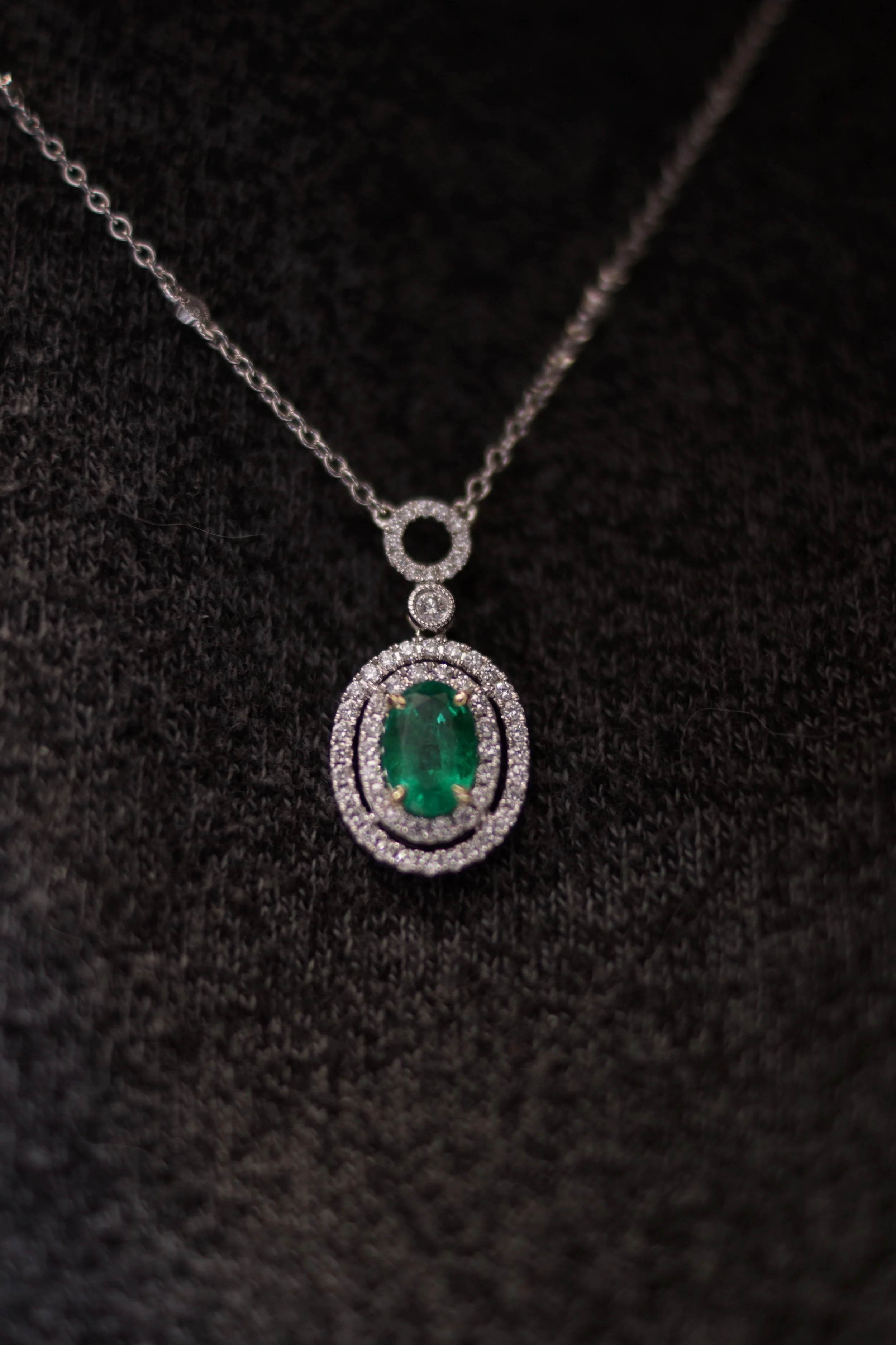 Emerald & Diamond Ladies Necklace
