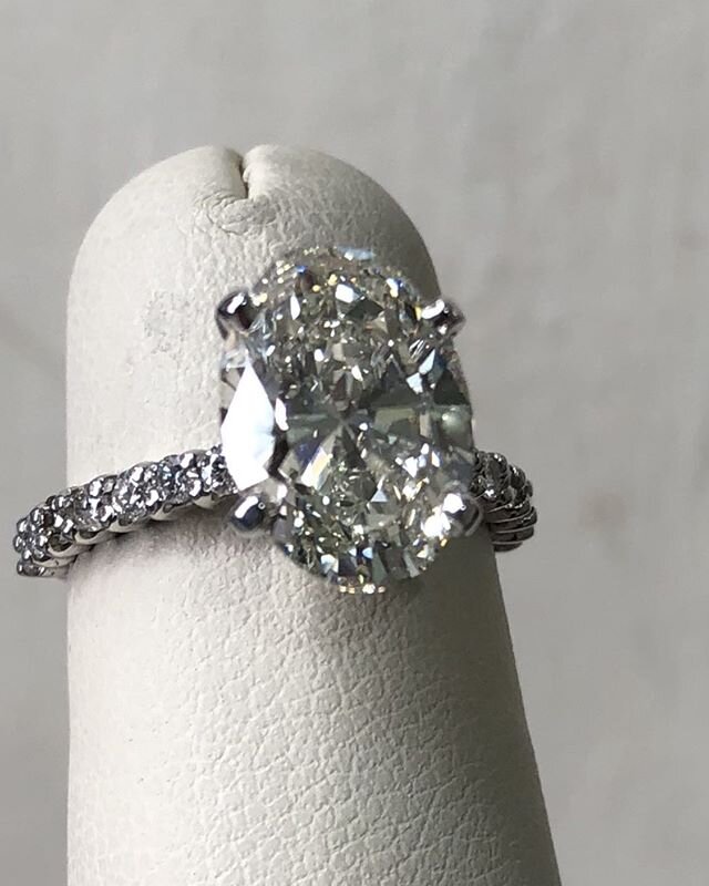 3Ct oval shaped diamond engagement ring! I made this with a lot of love! When you know how much something is going to be appreciated you never mind going above and beyond!!!!
#oval ovalengagementring