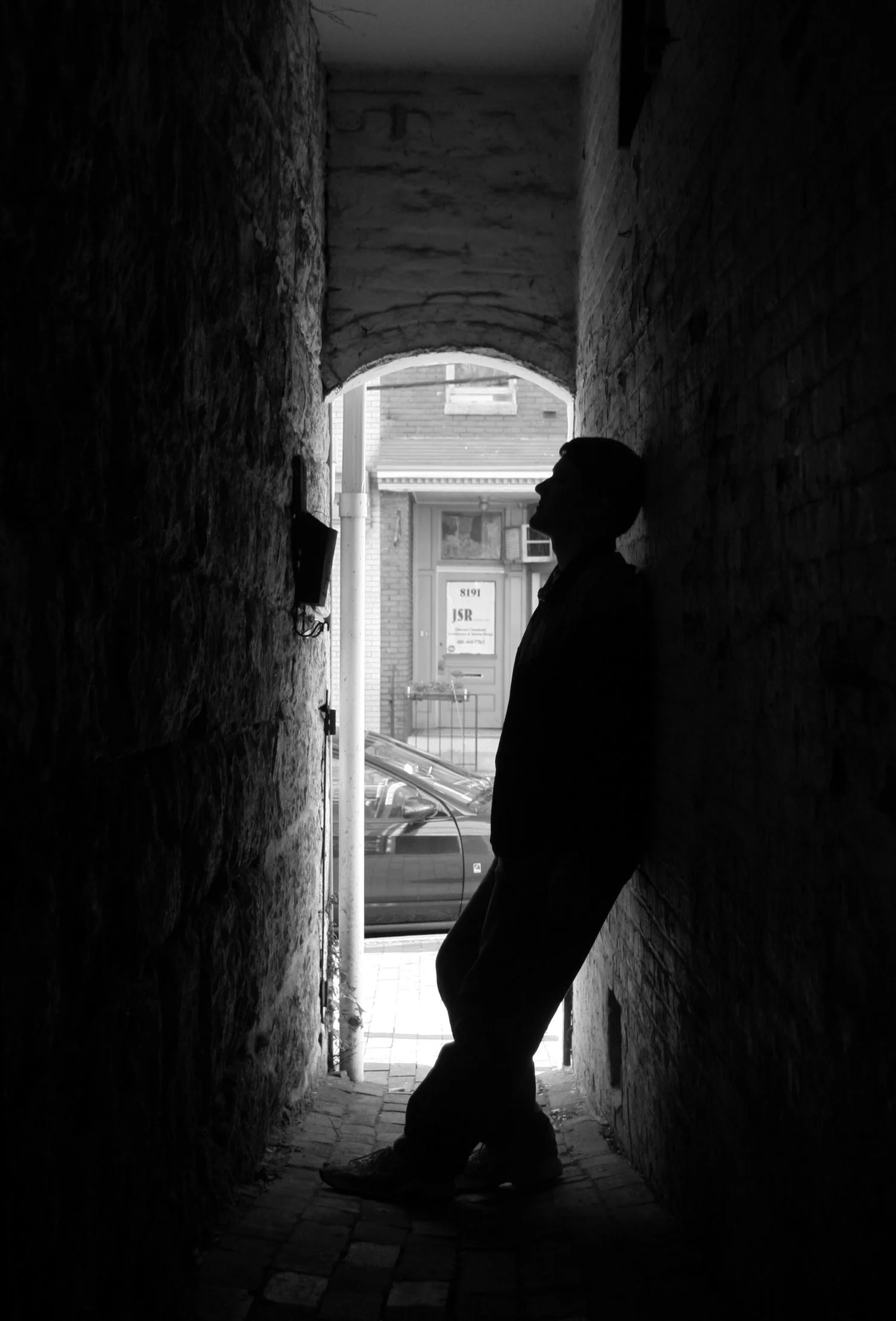 man-in-alley-ellicott-city-md_16911937838_o.jpg