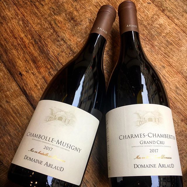 Il y a des Chambolle qui ne manquent pas de Charmes @domainearlaud #domainearlaud #charmeschambertin #chambollemusigny #pinotnoir #moreysaintdenis #dreamteamlesclimats