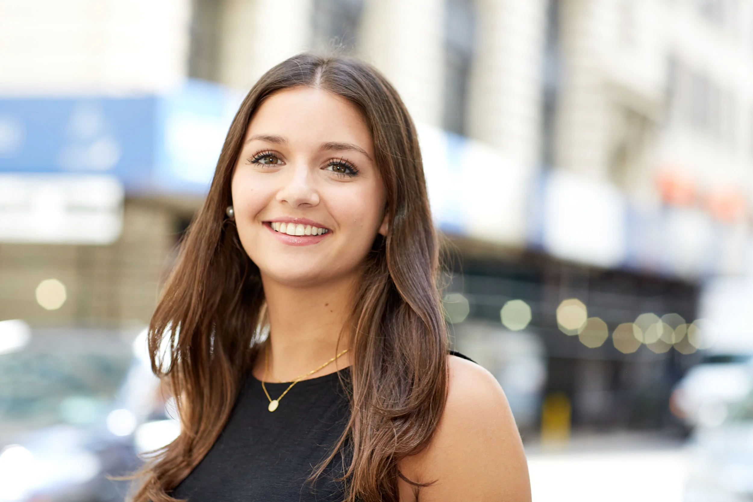 IZZY CLAVELOUX Account Coordinator