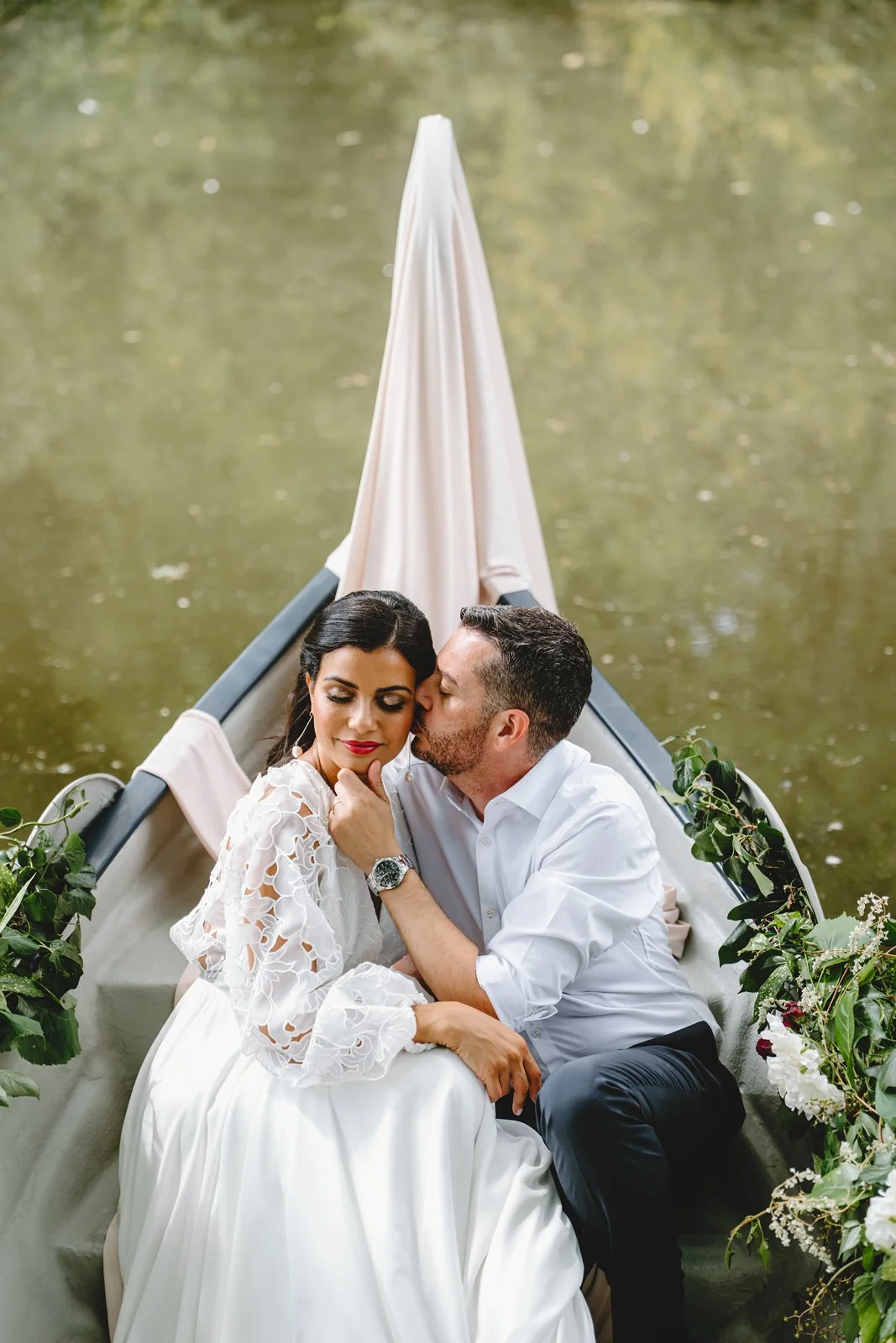 Workshop hosts: @garyandkim.ca
Photographer :  @theevanscollective
Venue: @hinwickhouse
Wedding Planner: @wrights_weddings_and_events
Workshop Education Team: @theevanscollective @laurenashleystudios @chrisdennerphotography @garyandkim.ca @ujjwalvanv