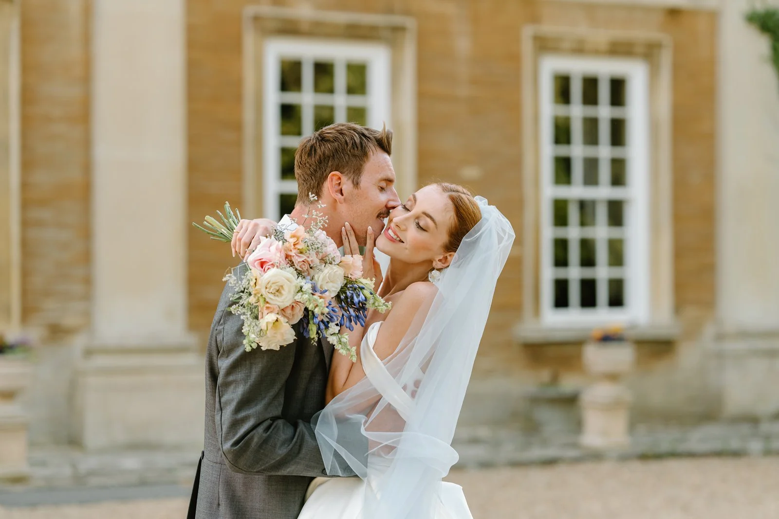 Workshop hosts: @garyandkim.ca

Photographer :  @theevanscollective
Venue: @hinwickhouse
Wedding Planner: @wrights_weddings_and_events
Workshop Education Team: @theevanscollective @laurenashleystudios @chrisdennerphotography @garyandkim.ca @ujjwalvan