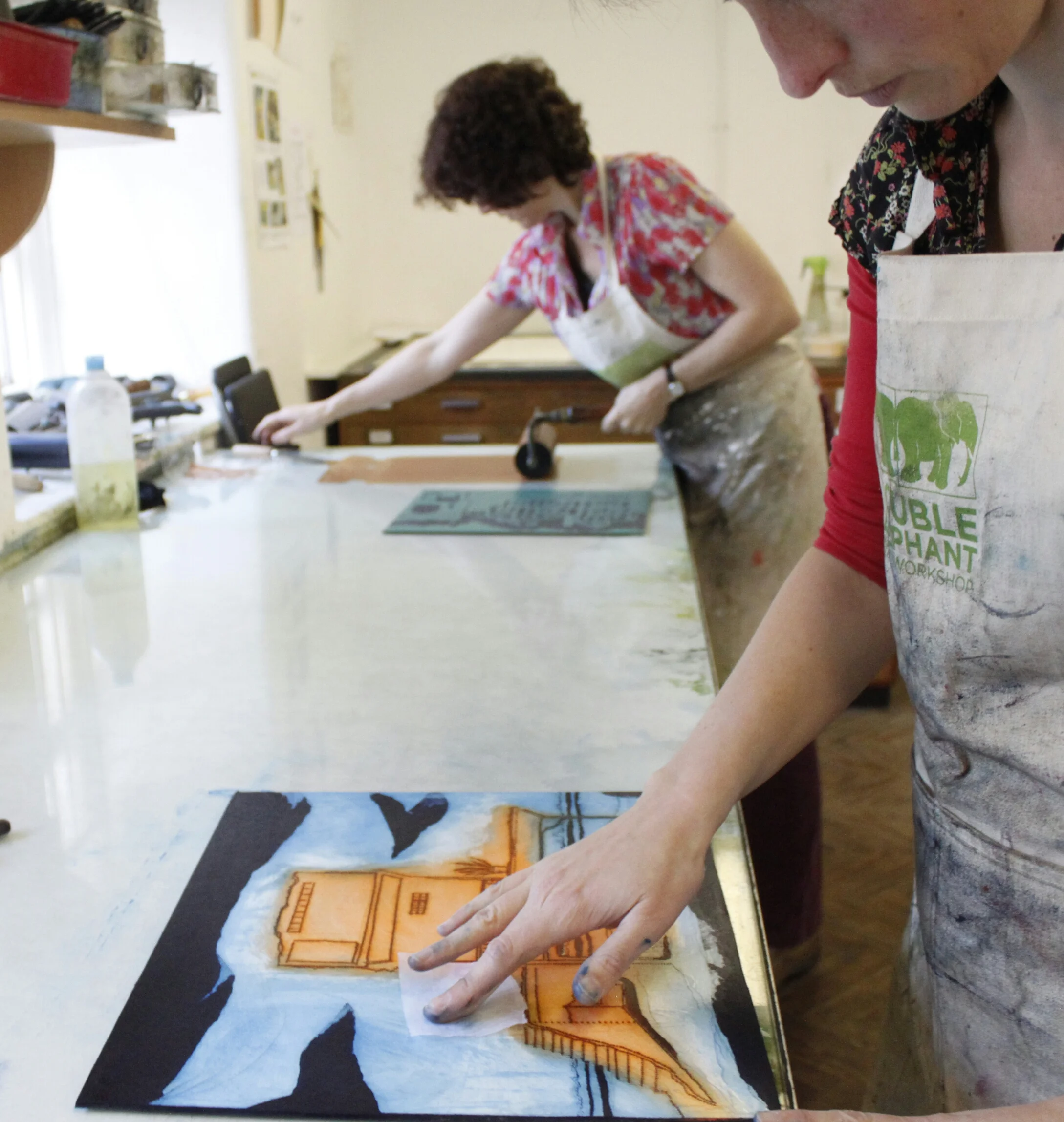 Cath Cartwright and Ali printing at the DEPW (photo Martyn Windsor)
