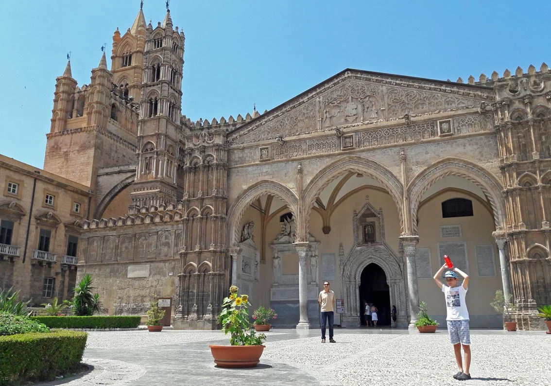 Cattedrale di Palermo with Arabic and Norman features. It was hot hot hot!